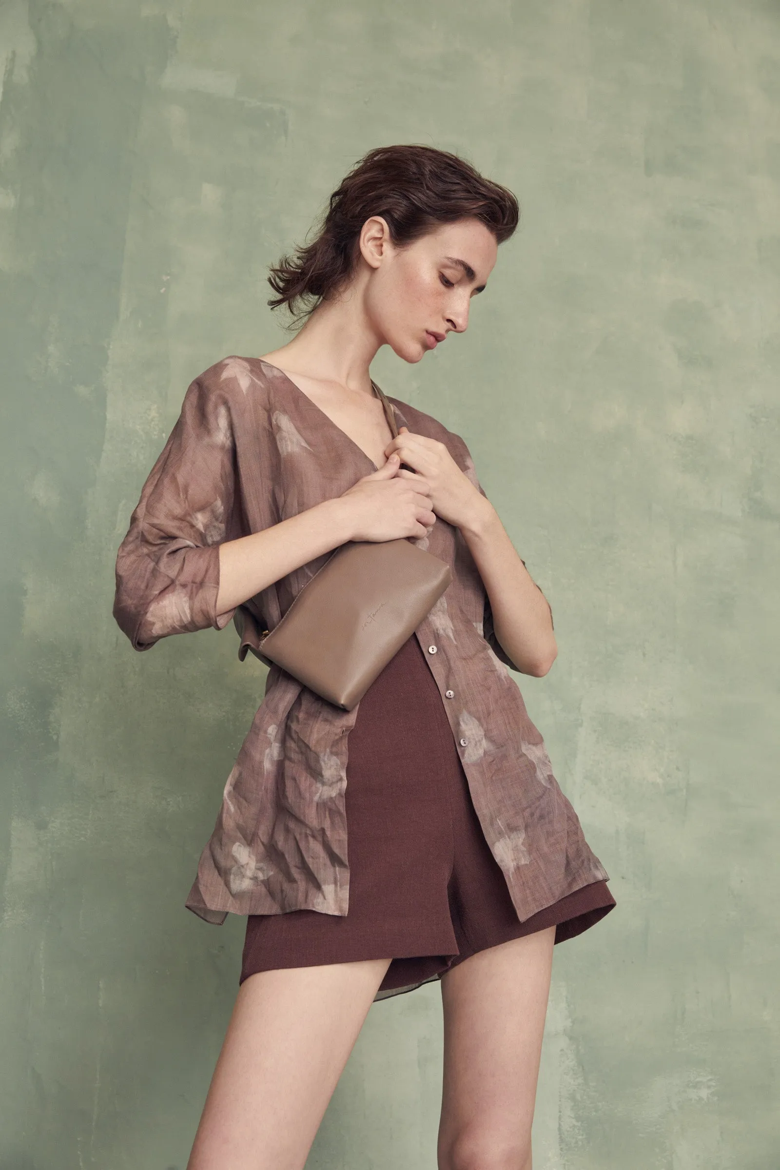 Petra, riñonera en cuero beige sold by Cortana product image thumbnail 2