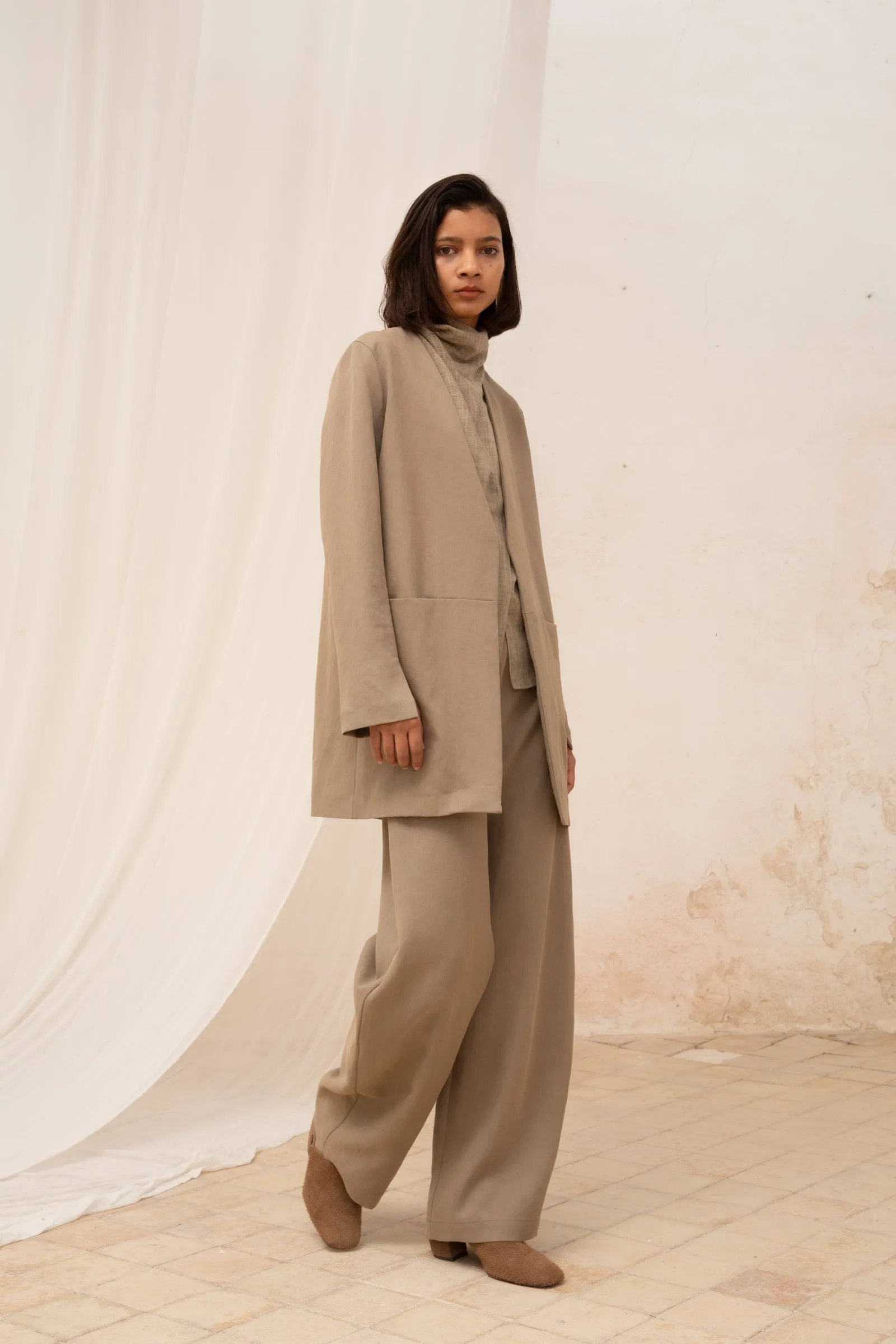 Mas, chaqueta en lino vison sold by Cortana product image thumbnail 3