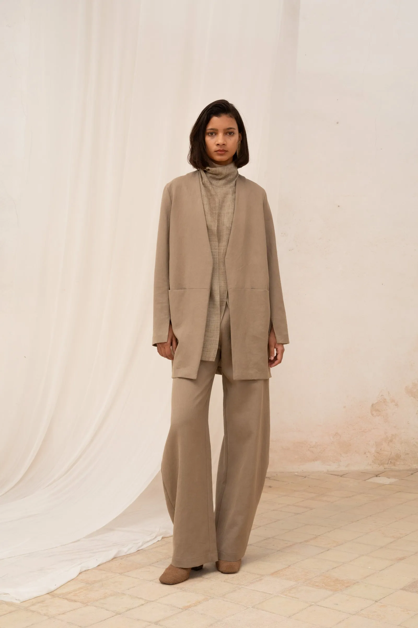 Mas, chaqueta en lino vison sold by Cortana product image thumbnail 2