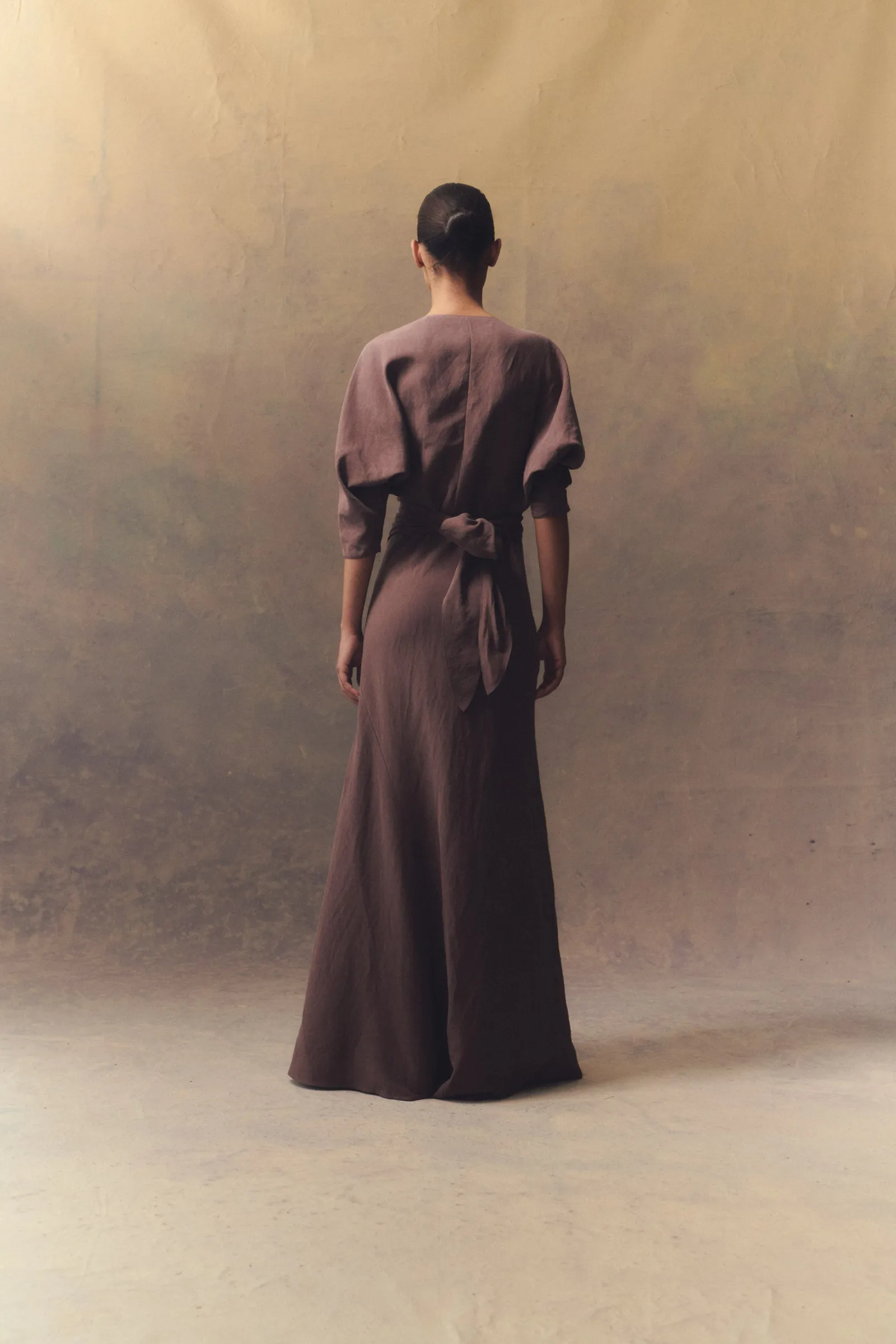 Tanami, vestido largo en lino y seda verde jungla sold by Cortana product image thumbnail 5