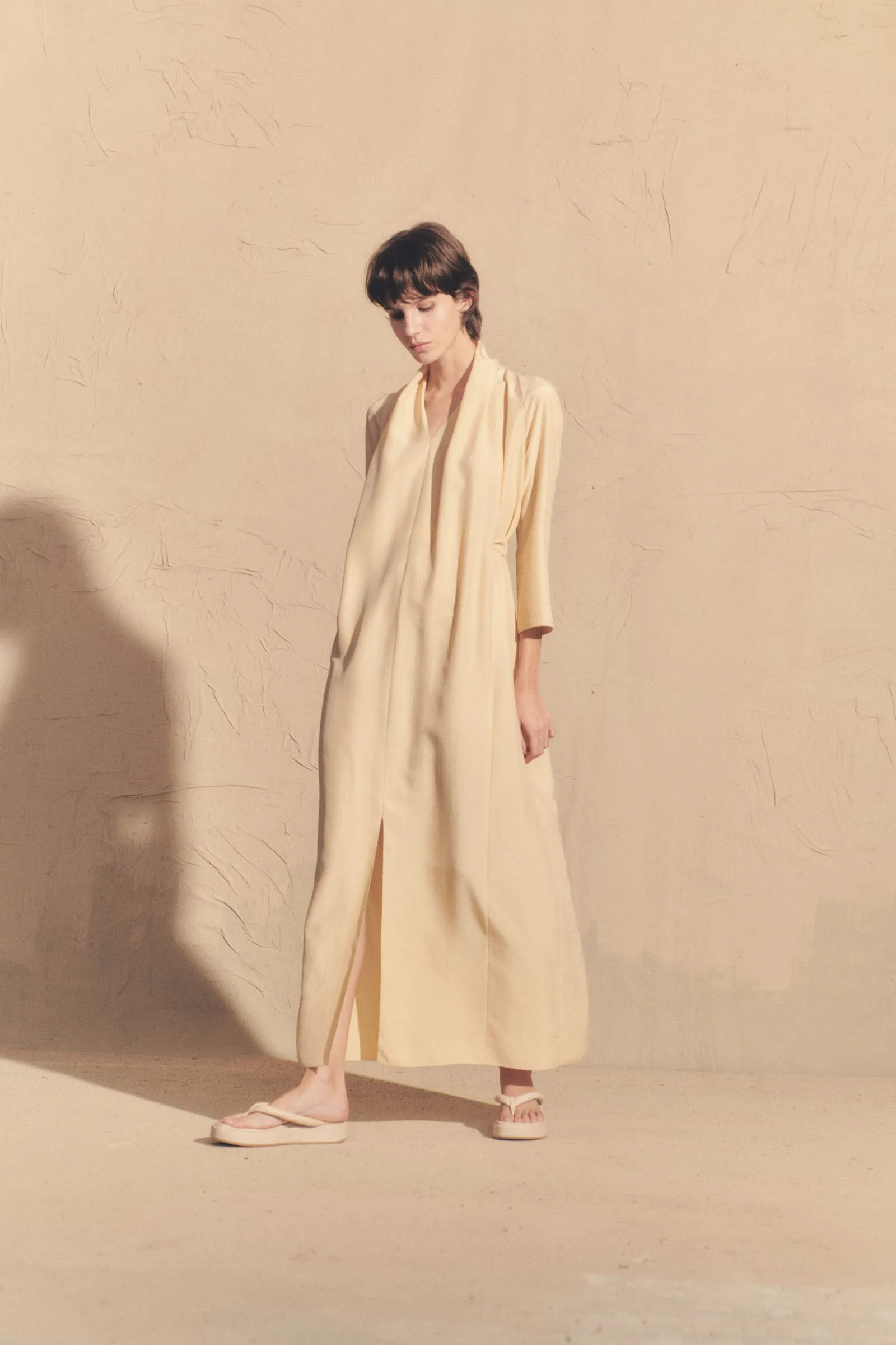 Lorena, vestido en seda vainilla sold by Cortana product image thumbnail 4