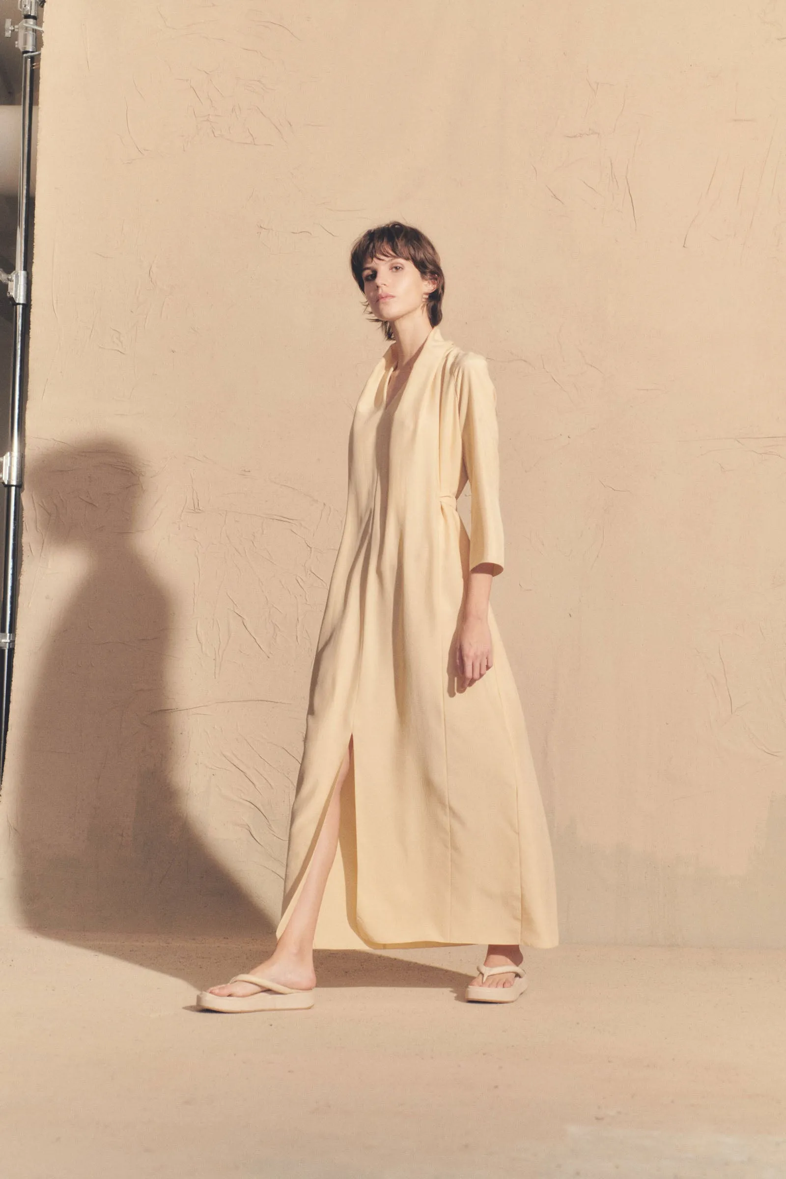 Lorena, vestido en seda vainilla sold by Cortana product image thumbnail 5