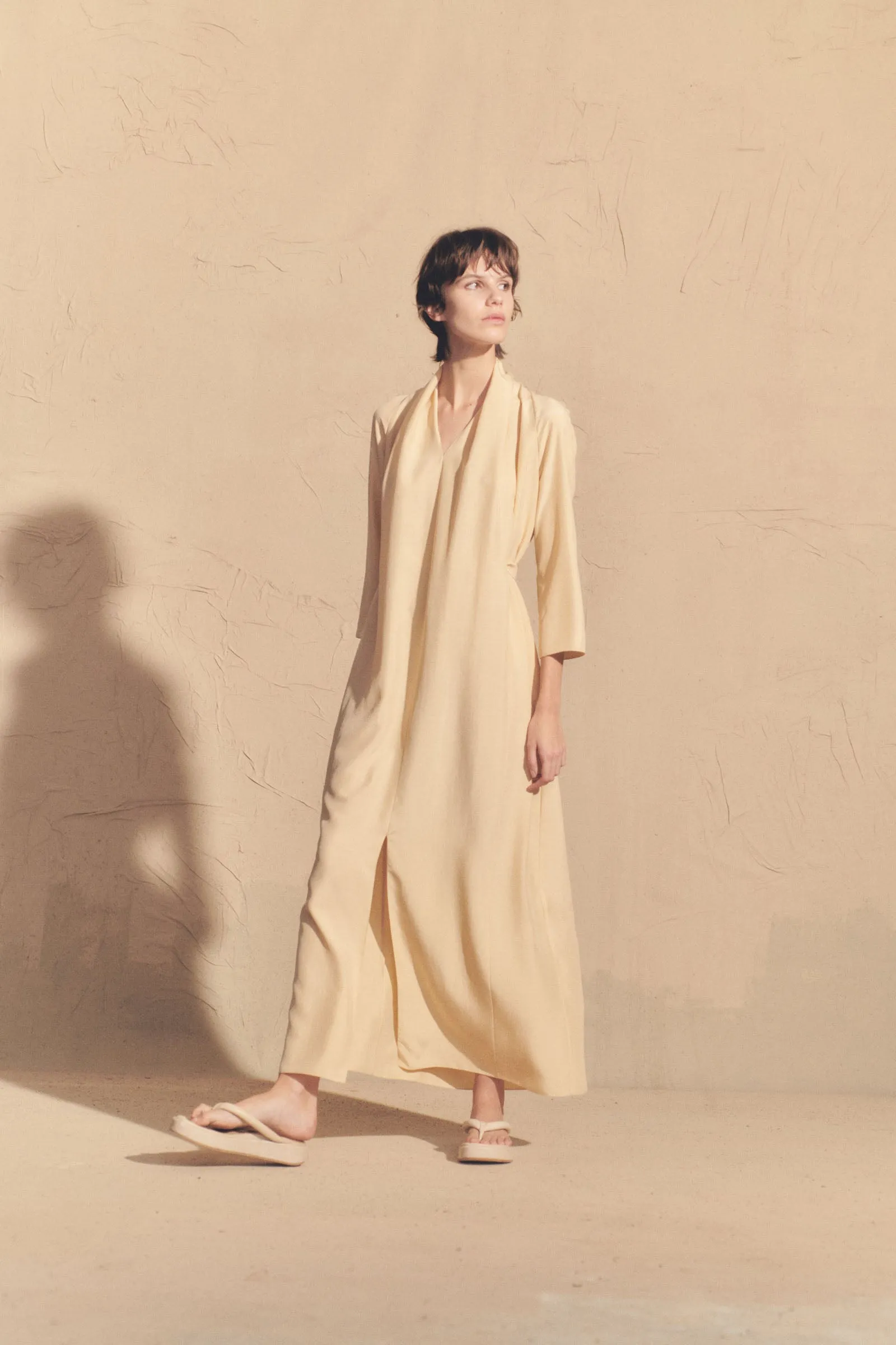 Lorena, vestido en seda vainilla sold by Cortana product image thumbnail 2