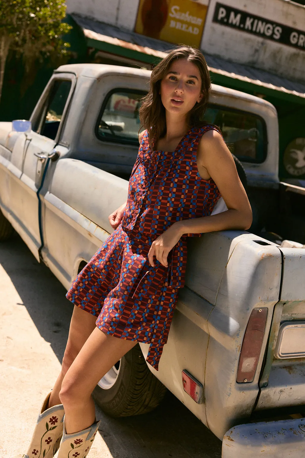 Uba Short, Tessera sold by Olivia by Livro product image thumbnail 2