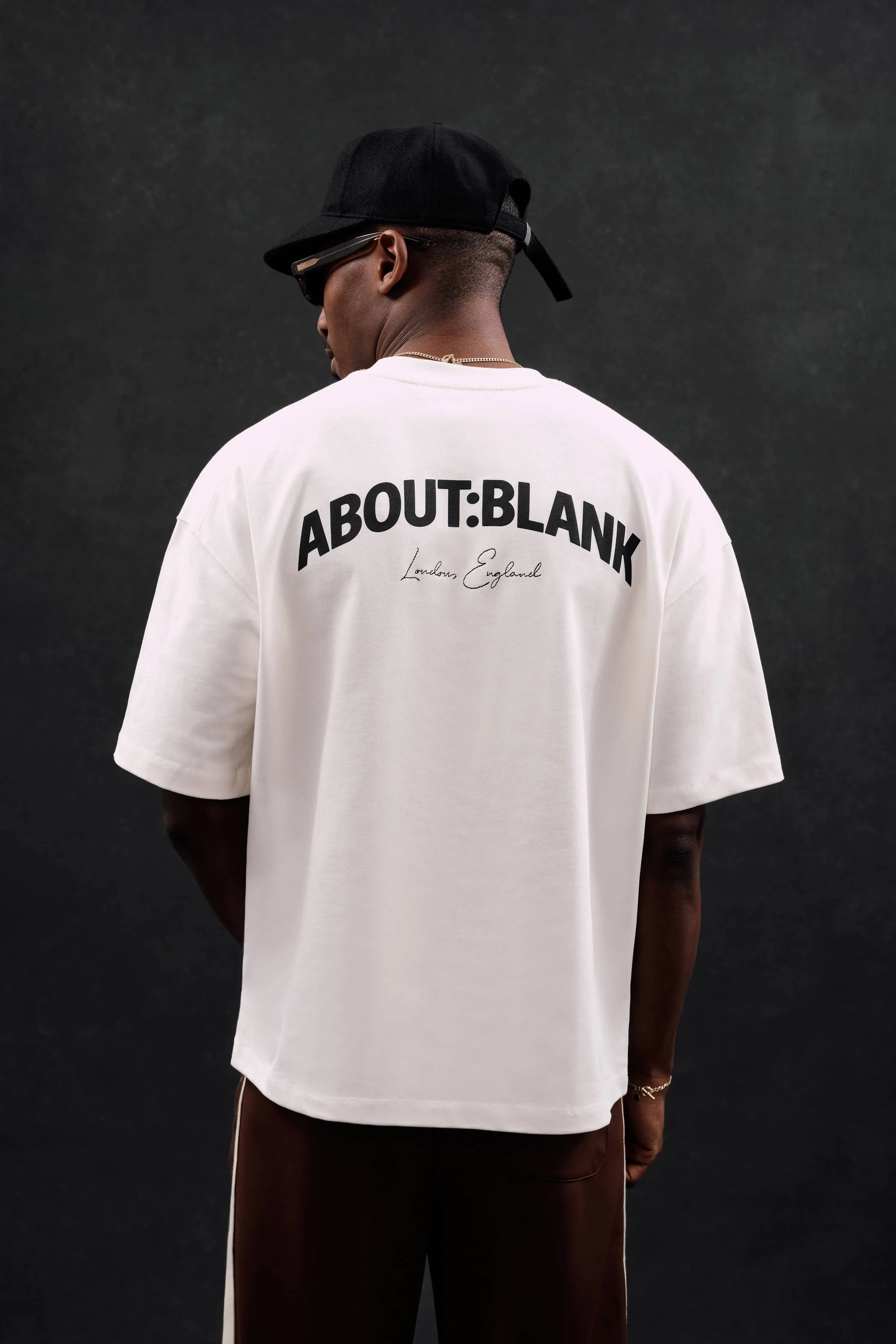 arched logo t-shirt oat/black sold by about:blank product image thumbnail 4