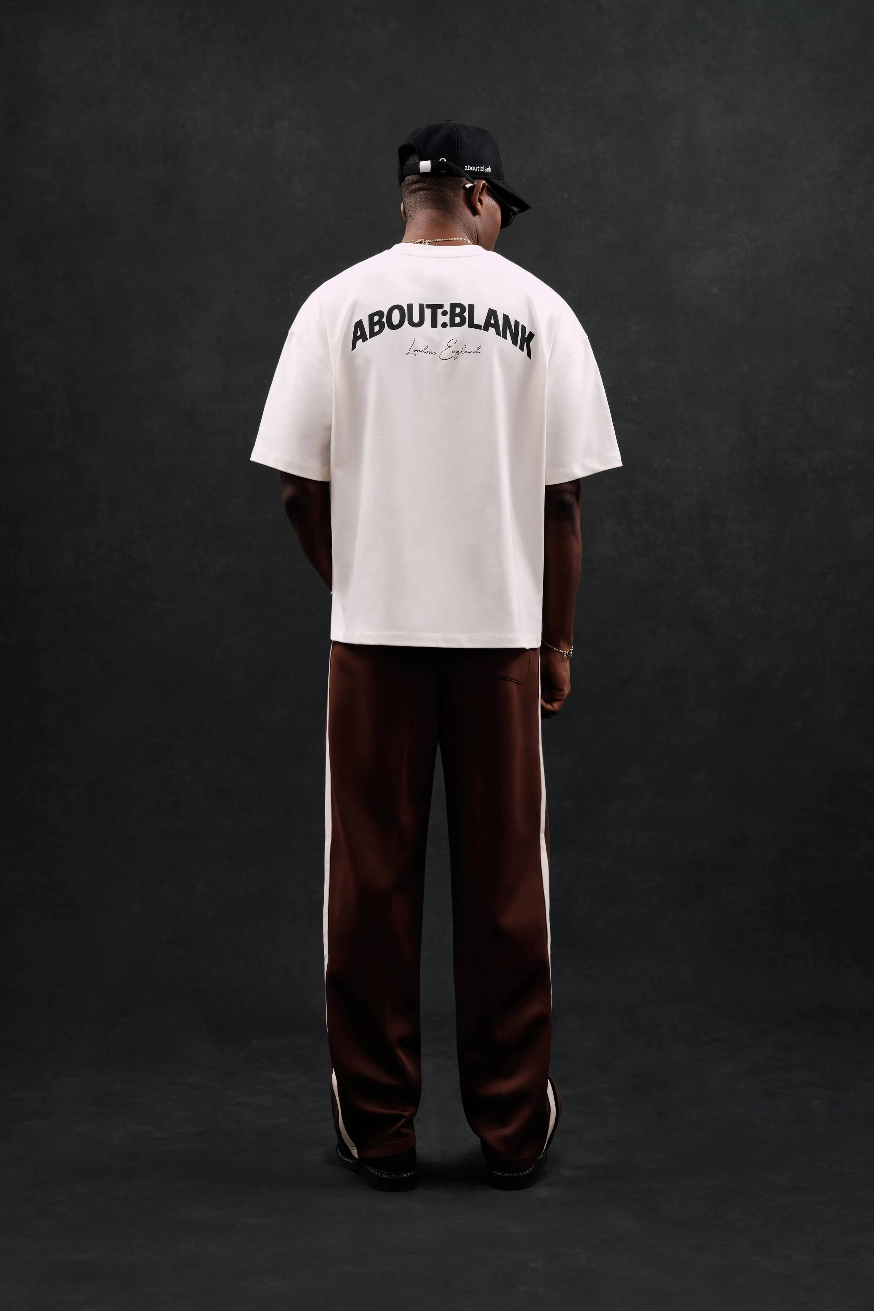 arched logo t-shirt oat/black sold by about:blank product image thumbnail 3