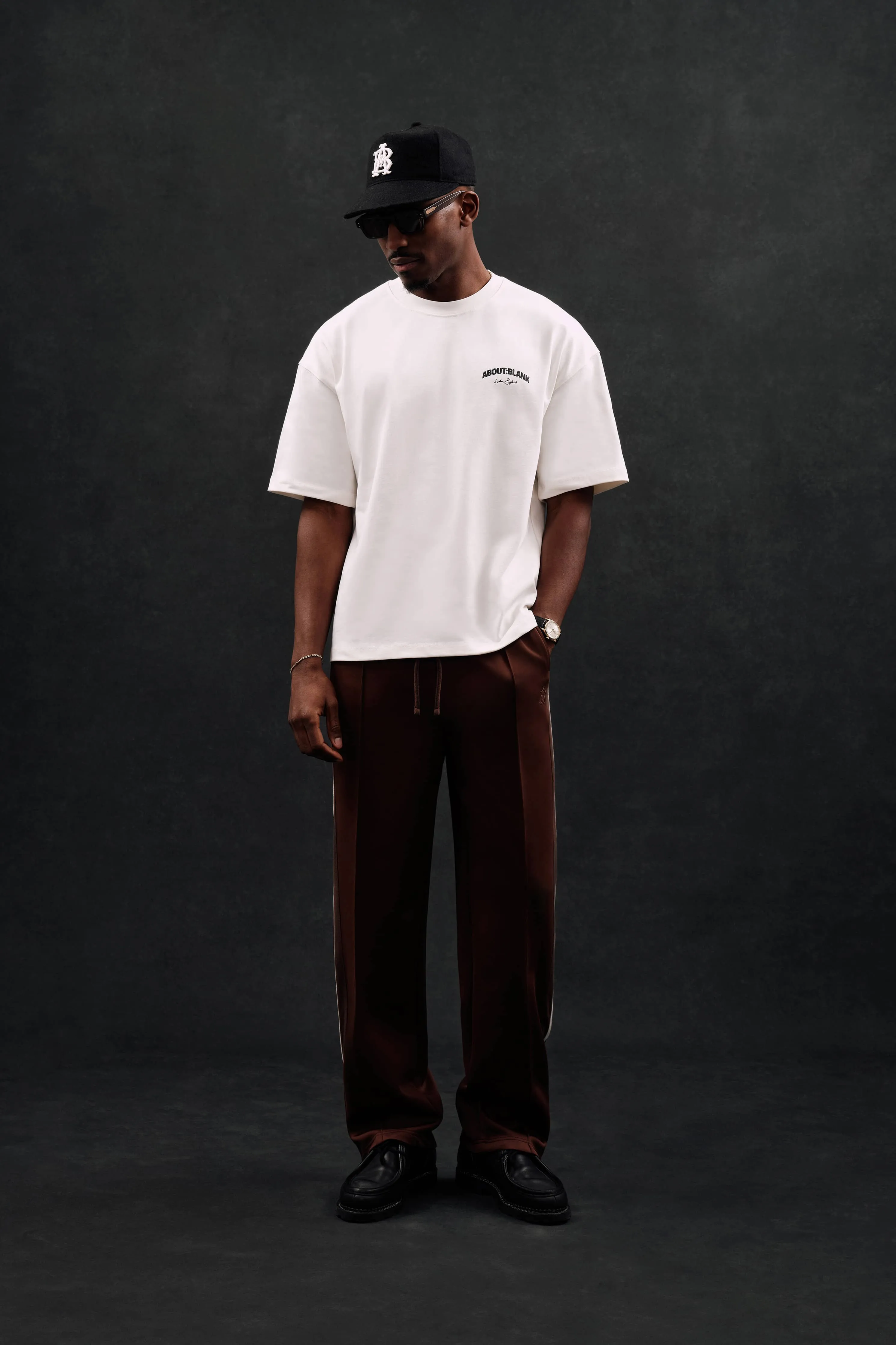 arched logo t-shirt oat/black sold by about:blank product image thumbnail 2