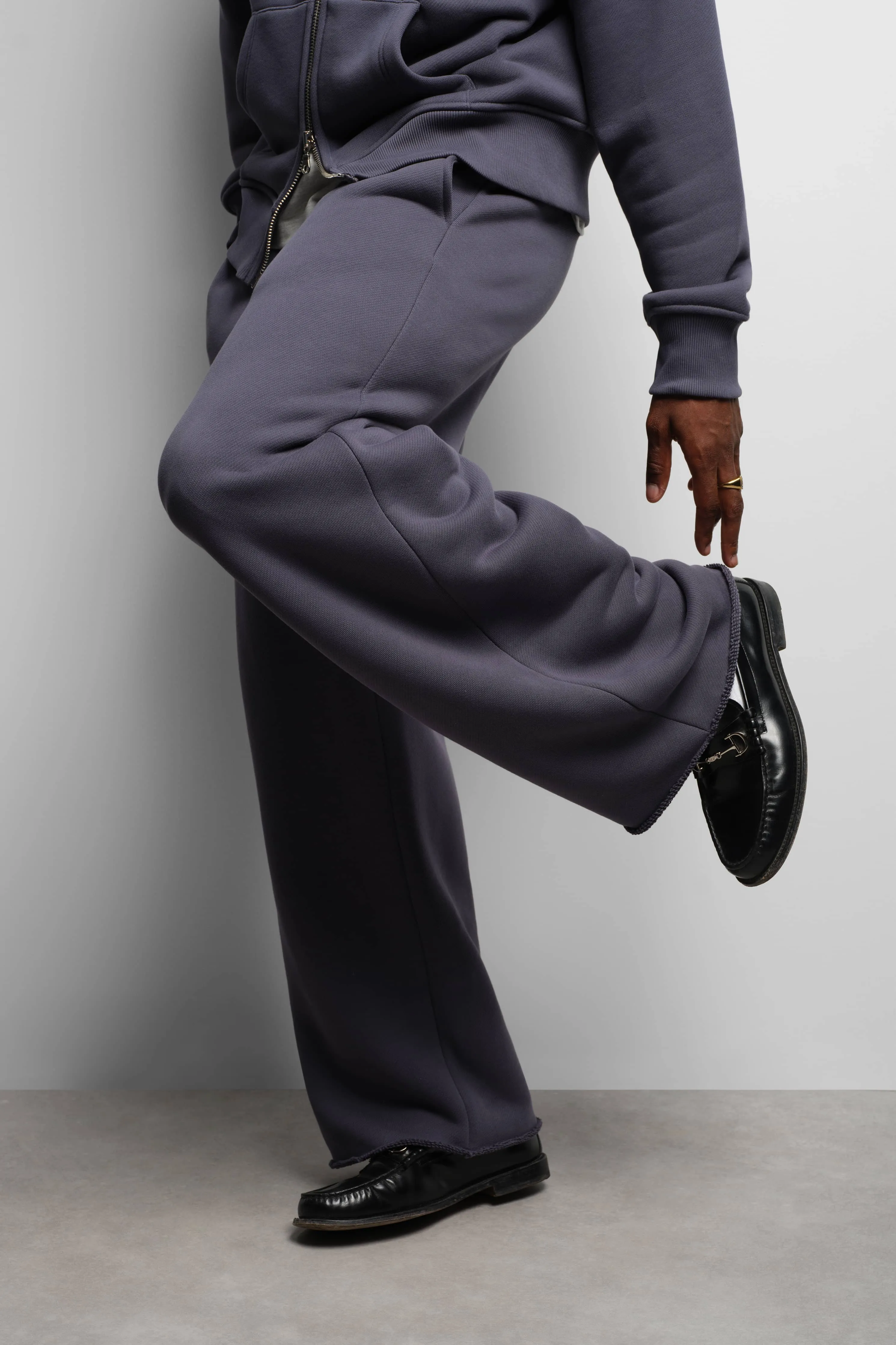 cut off sweatpant smoke blue/ecru sold by about:blank product image thumbnail 4