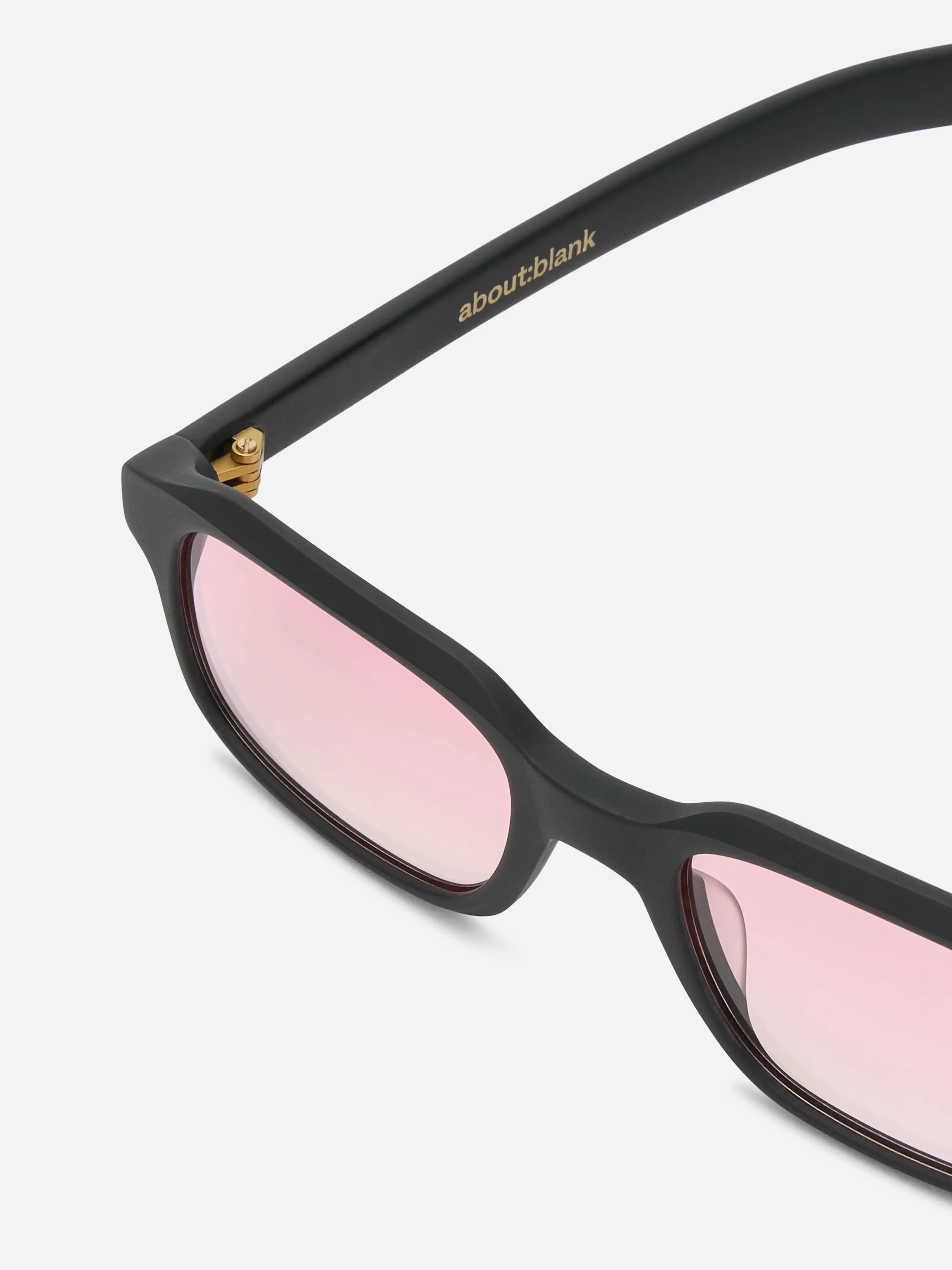 hanky matte black/pink sold by about:blank product image thumbnail 4
