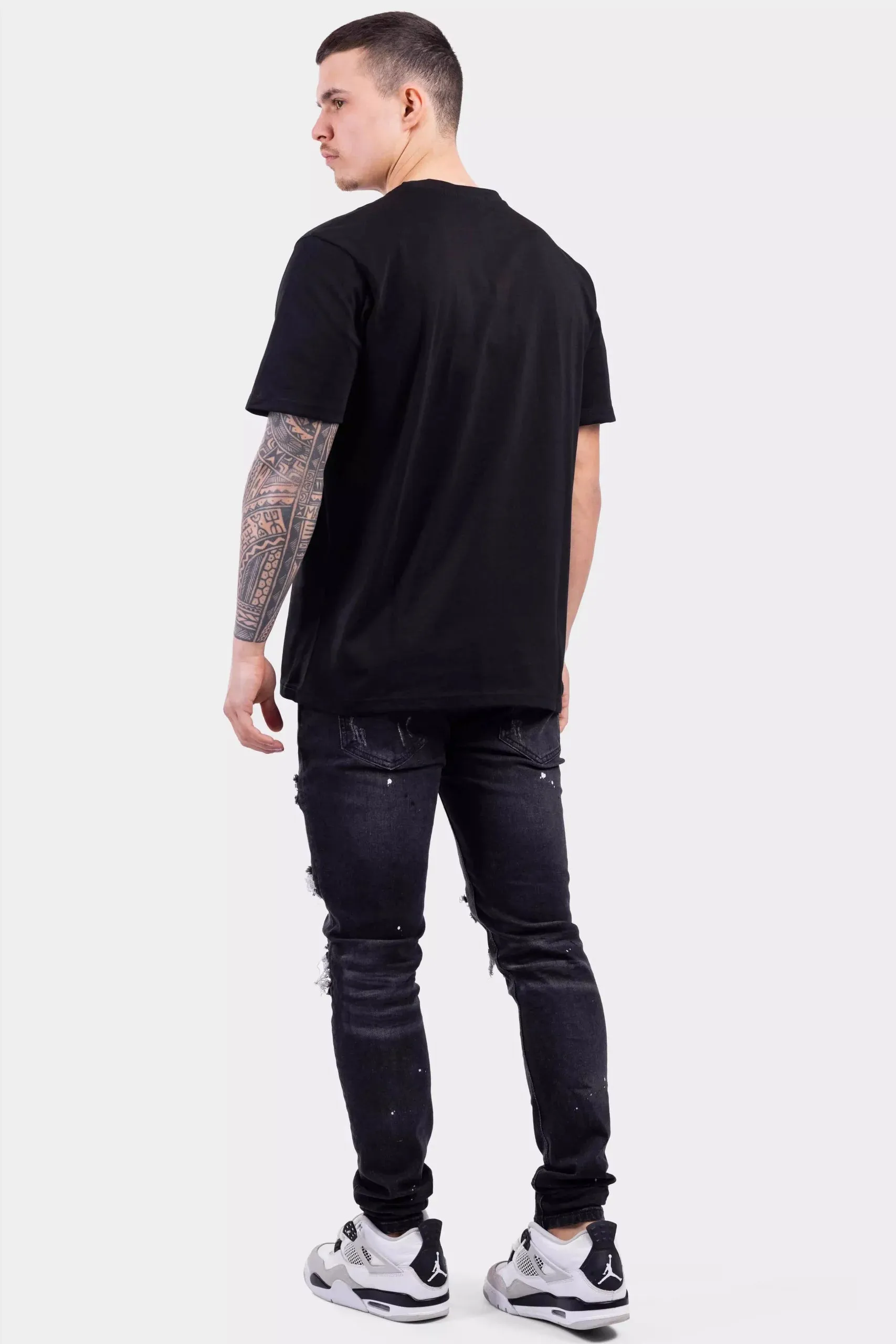 Basic T-Shirt Zwart sold by 24 Uomo product image thumbnail 4