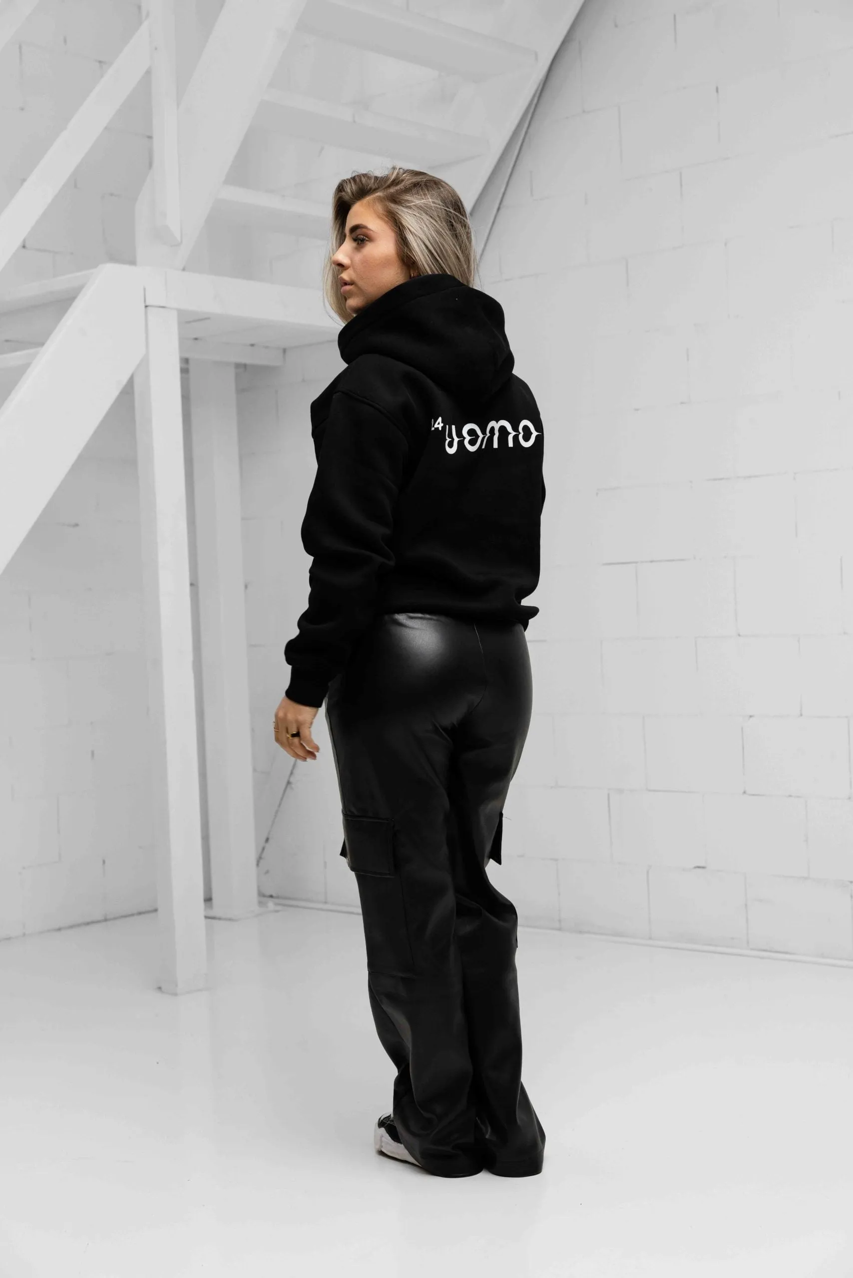 Mirror Hoodie Zwart Dames sold by 24 Uomo product image thumbnail 3