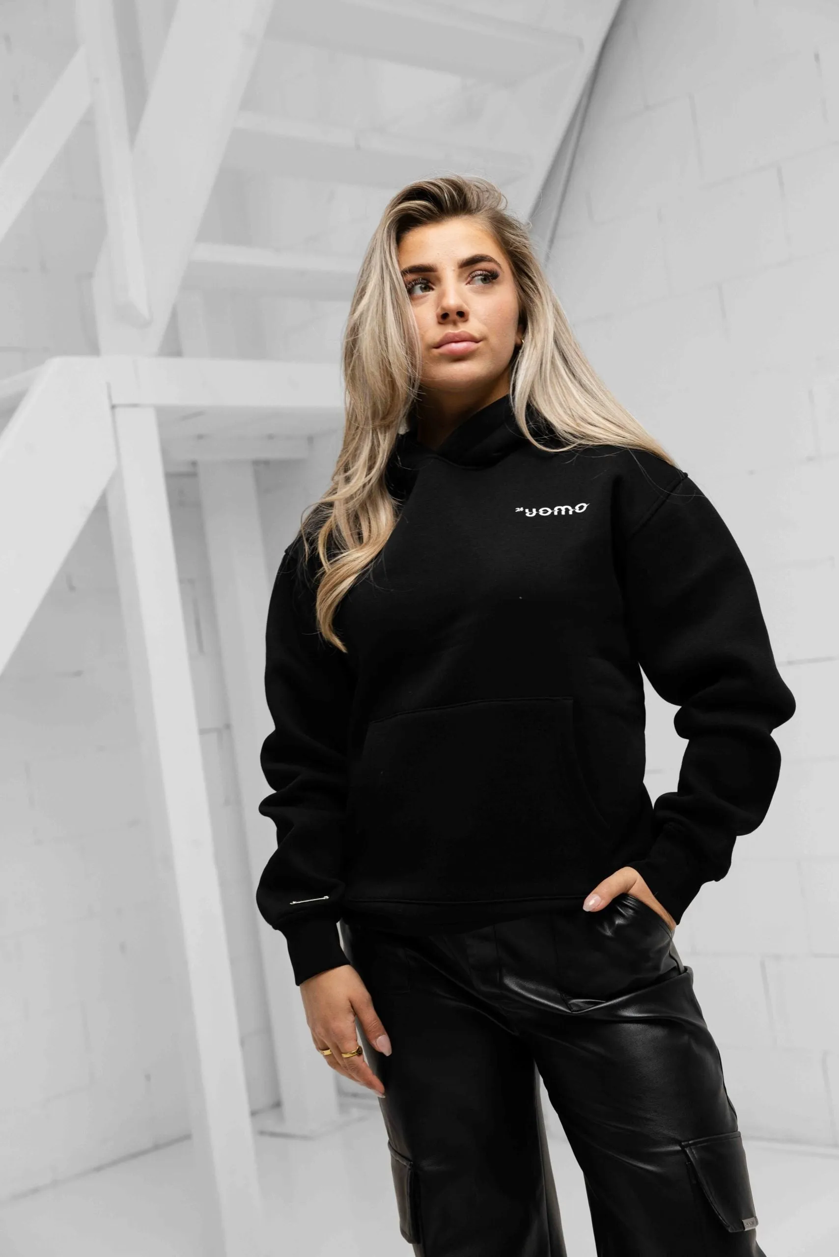 Mirror Hoodie Zwart Dames sold by 24 Uomo product image thumbnail 2