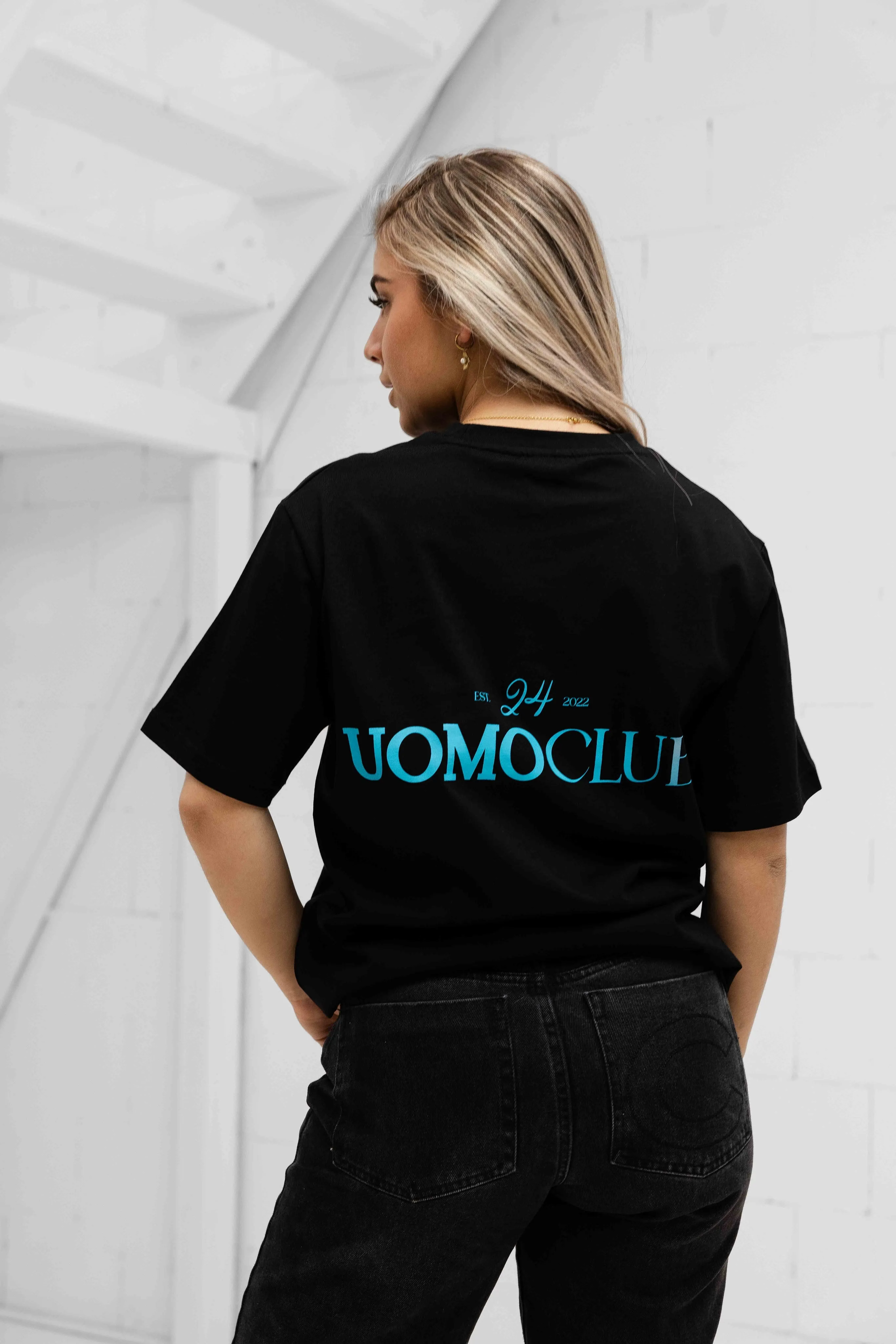Club T-shirt Dames Zwart/Lichtblauw sold by 24 Uomo