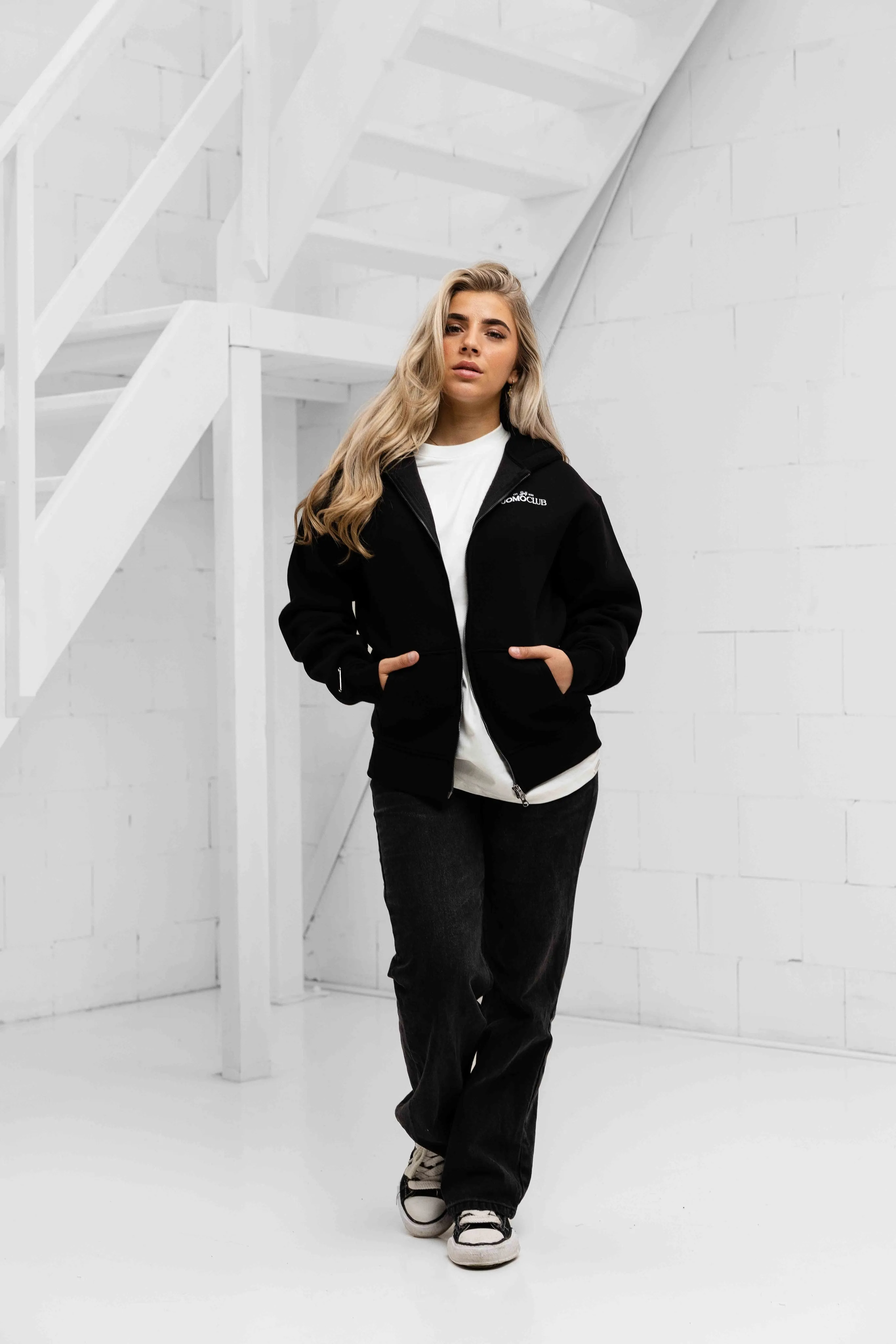 Club Zipped Hoodie Dames Zwart sold by 24 Uomo product image thumbnail 4