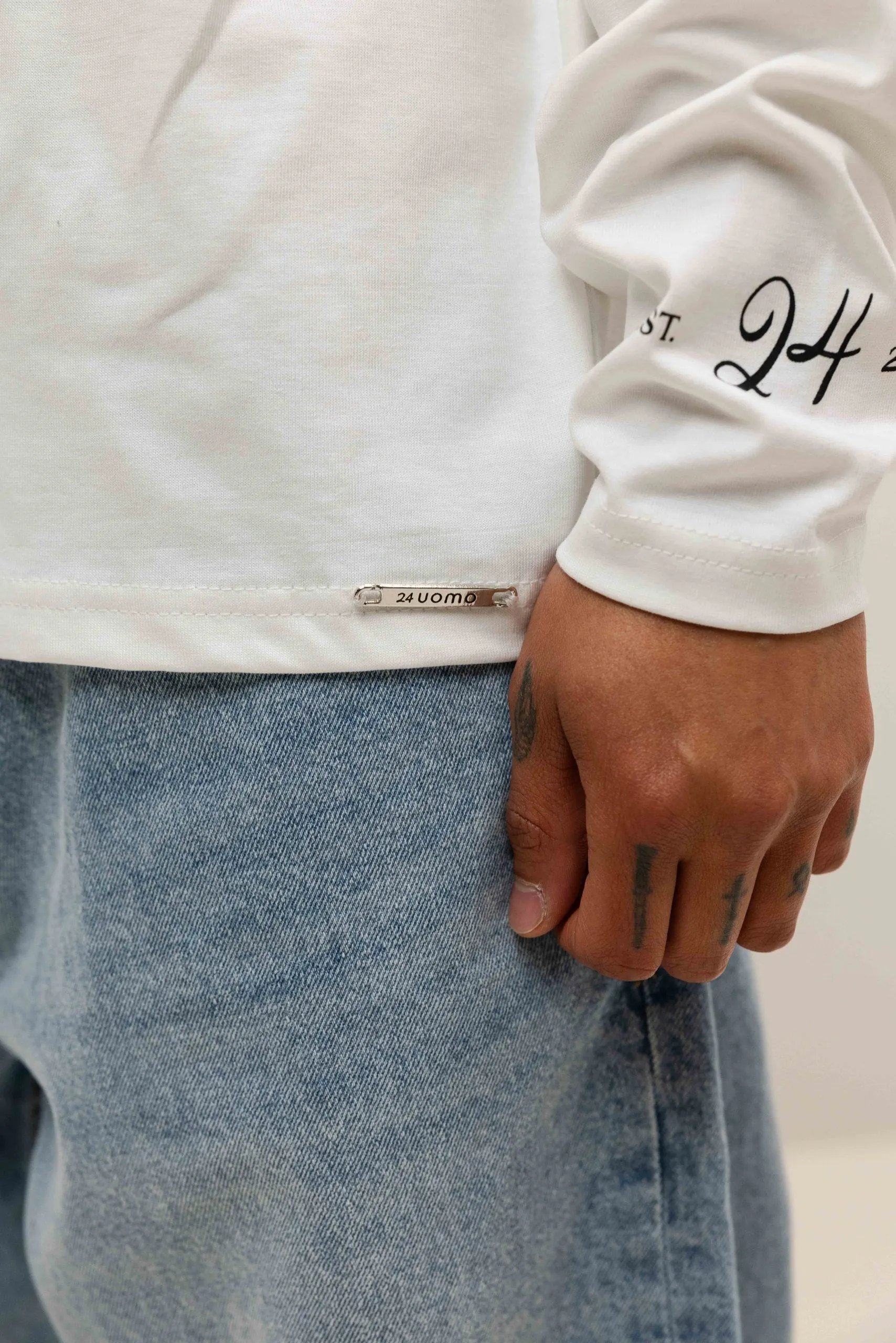 Signature Longsleeve Shirt Heren Off-White sold by 24 Uomo product image thumbnail 5
