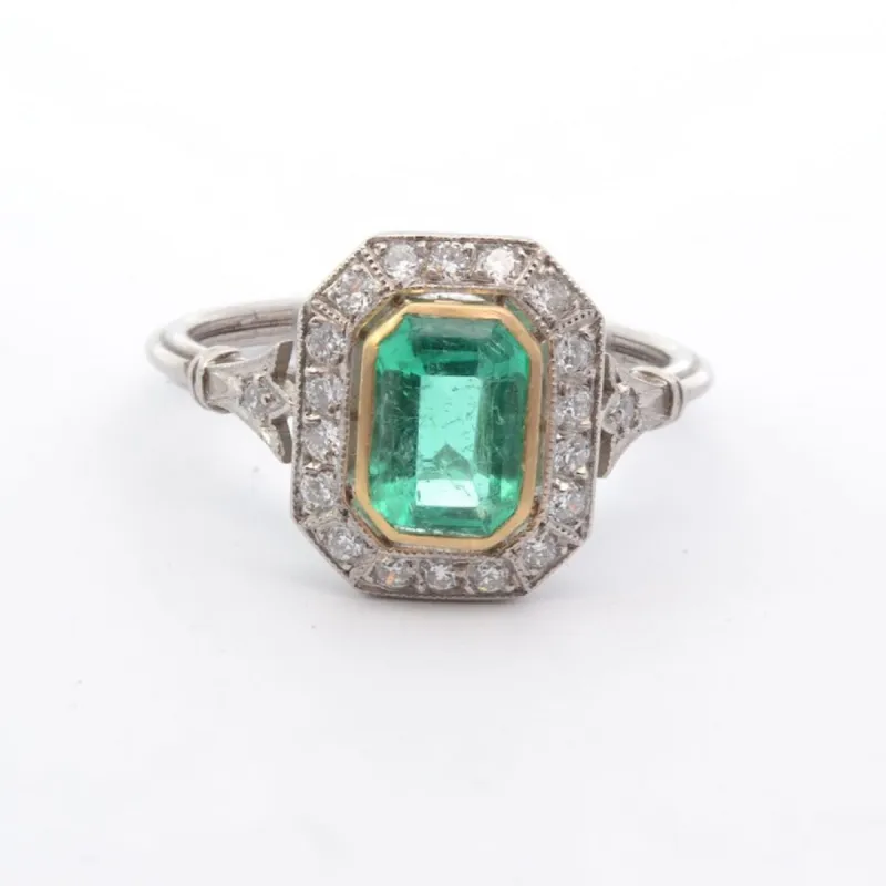 Bague Or jaune Platine Emeraude Diamants sold by 58 Facettes