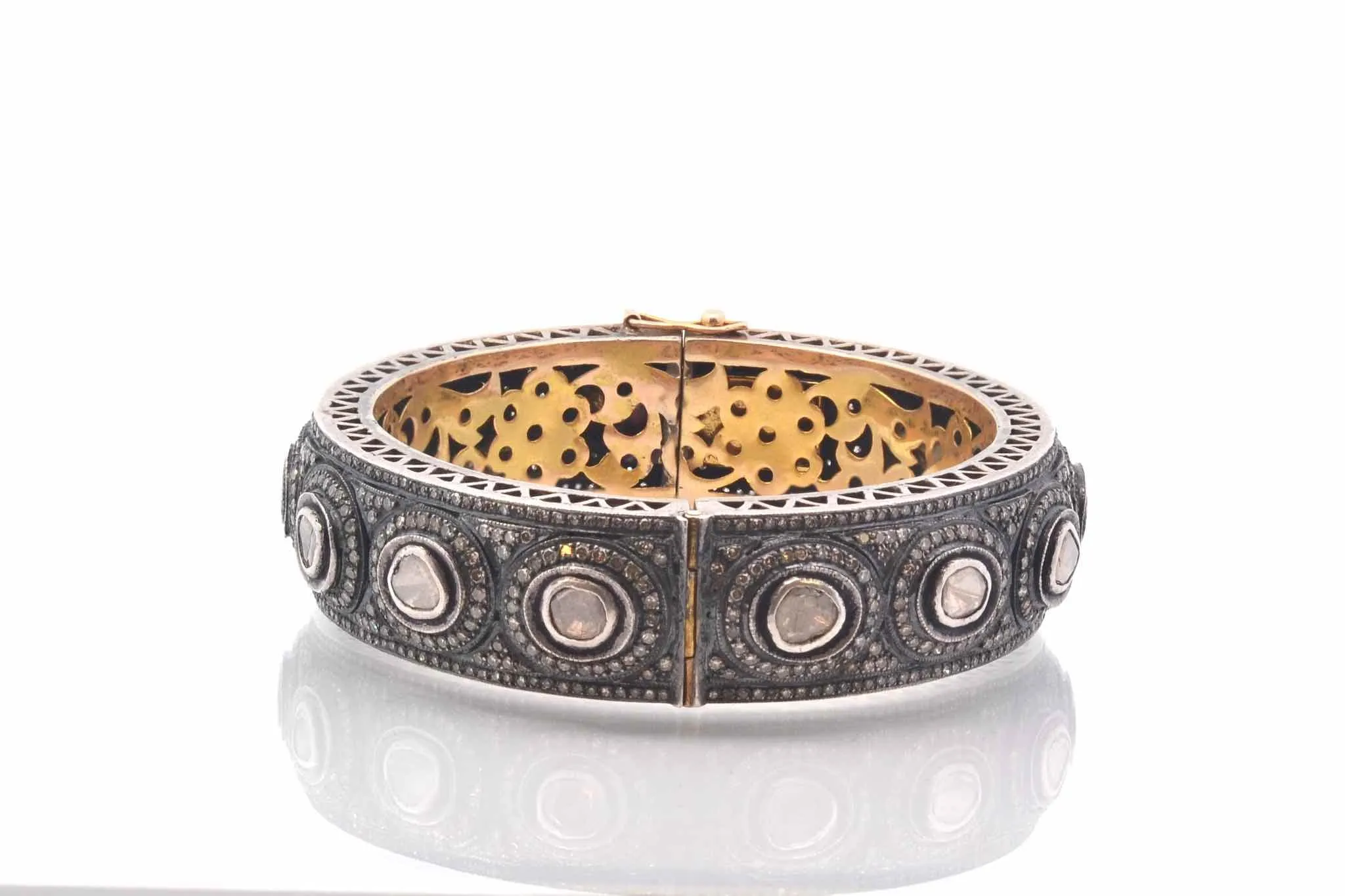 Bracelet vintage roses de diamants en or et argent sold by 58 Facettes product image thumbnail 3