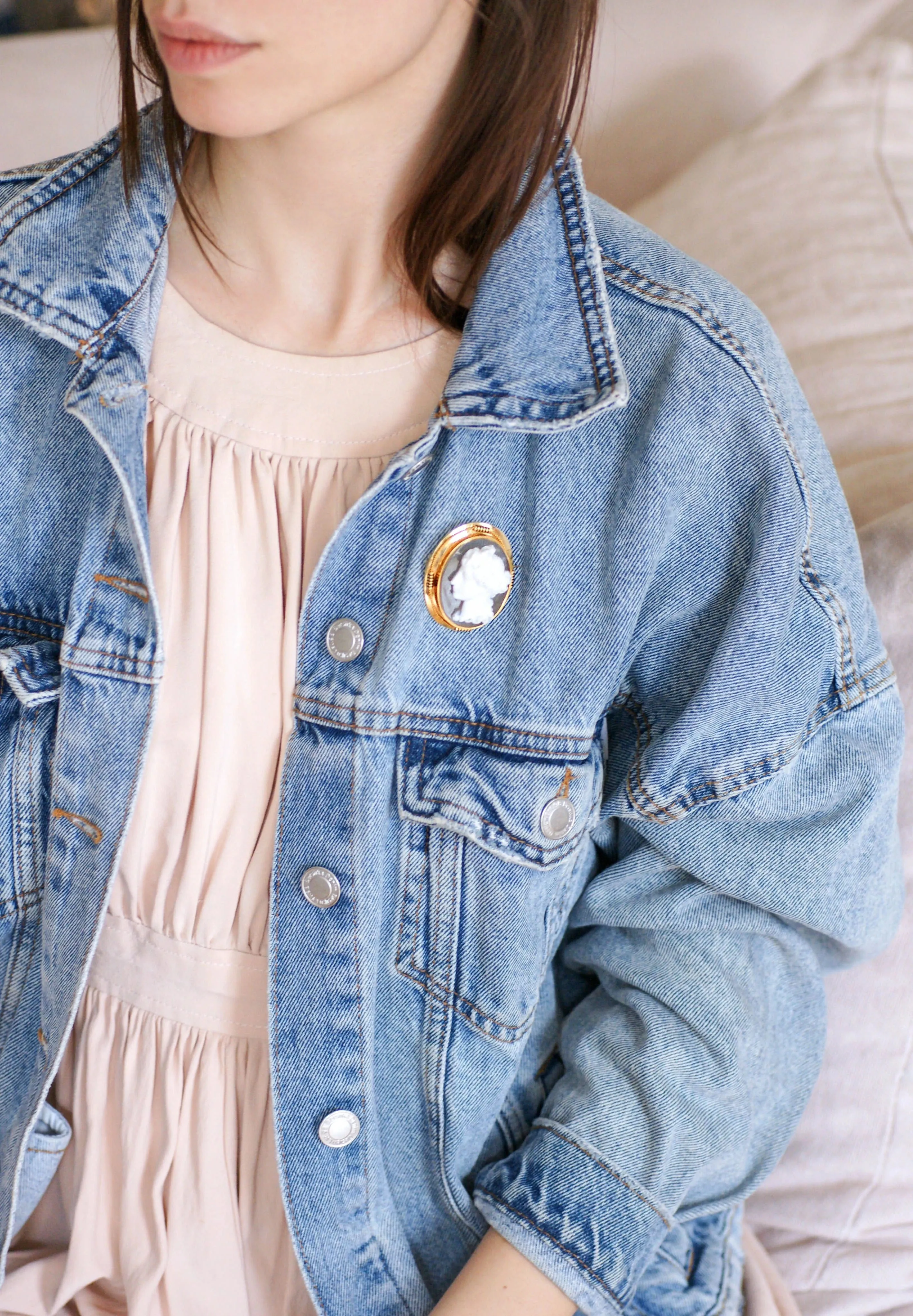 Broche ancienne en or jaune et camée agate sold by 58 Facettes product image thumbnail 5