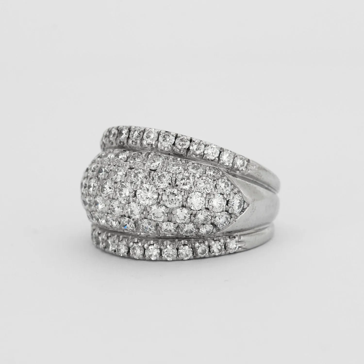 Bague jonc pavée de diamants en or gris 18K sold by 58 Facettes product image thumbnail 4