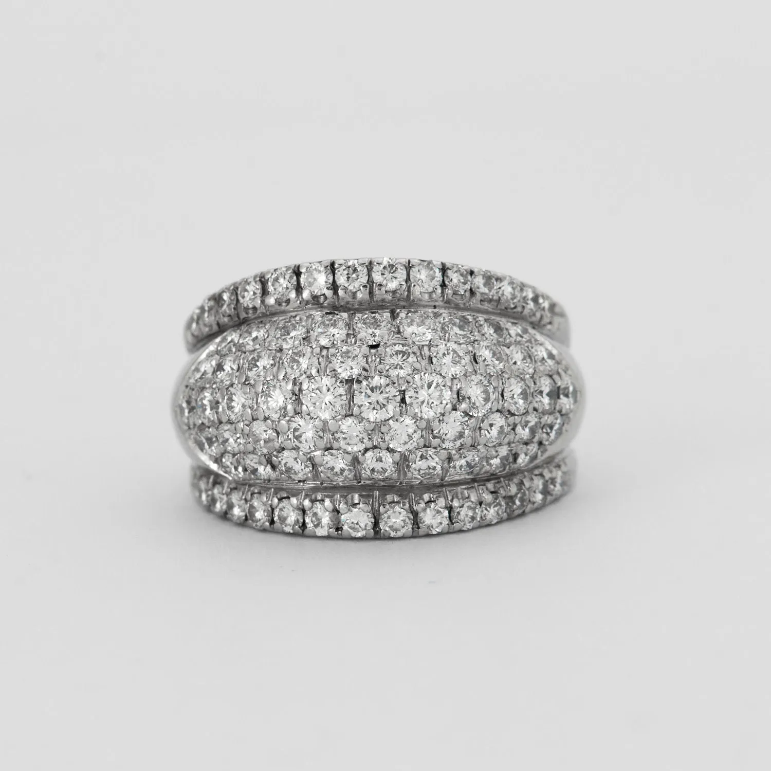 Bague jonc pavée de diamants en or gris 18K sold by 58 Facettes product image thumbnail 2
