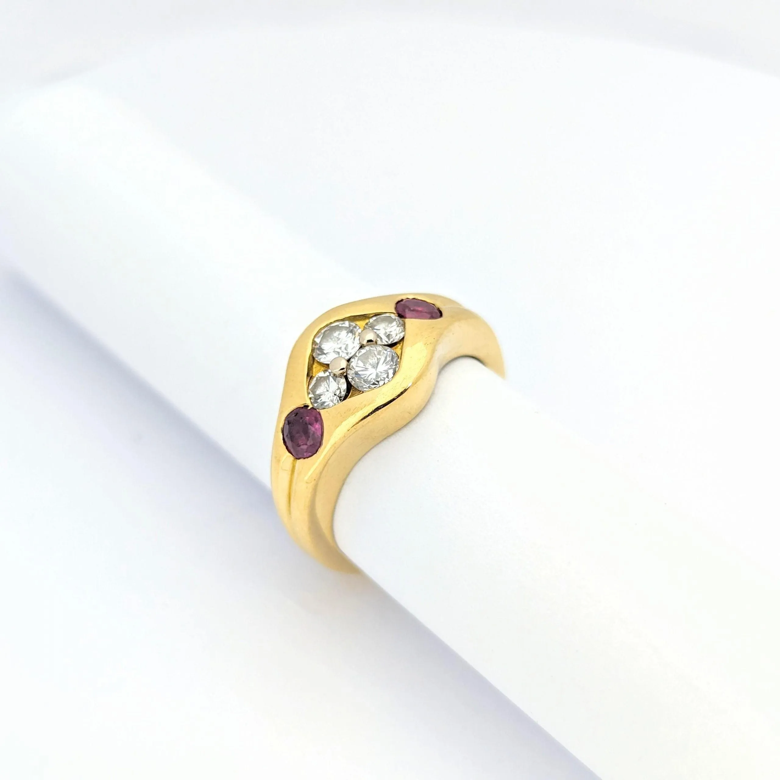 Bague or jaune diamants et rubis sold by 58 Facettes product image thumbnail 4