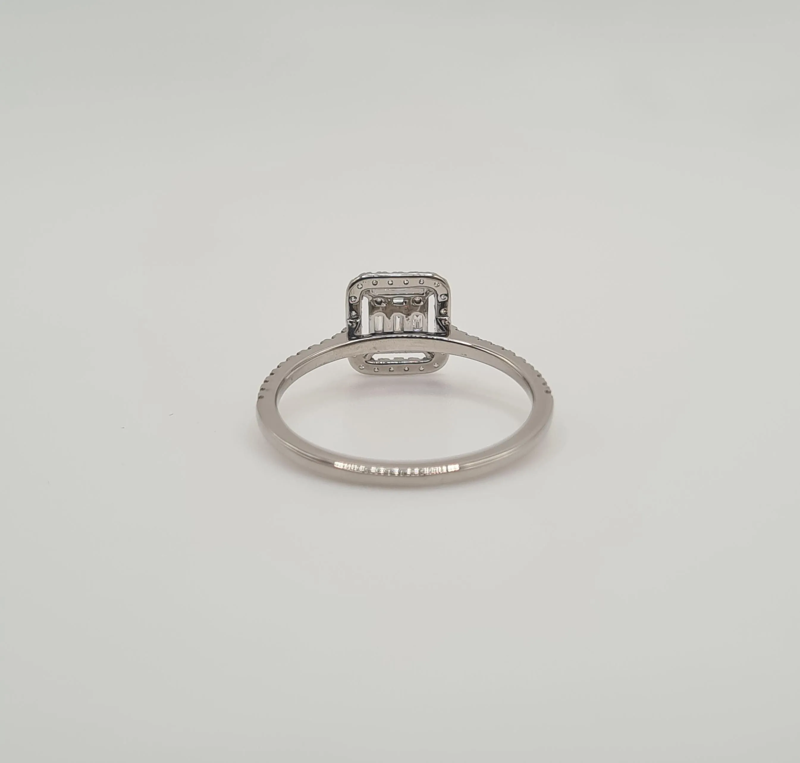 Bague or blanc sertie de diamants baguettes sold by 58 Facettes product image thumbnail 5