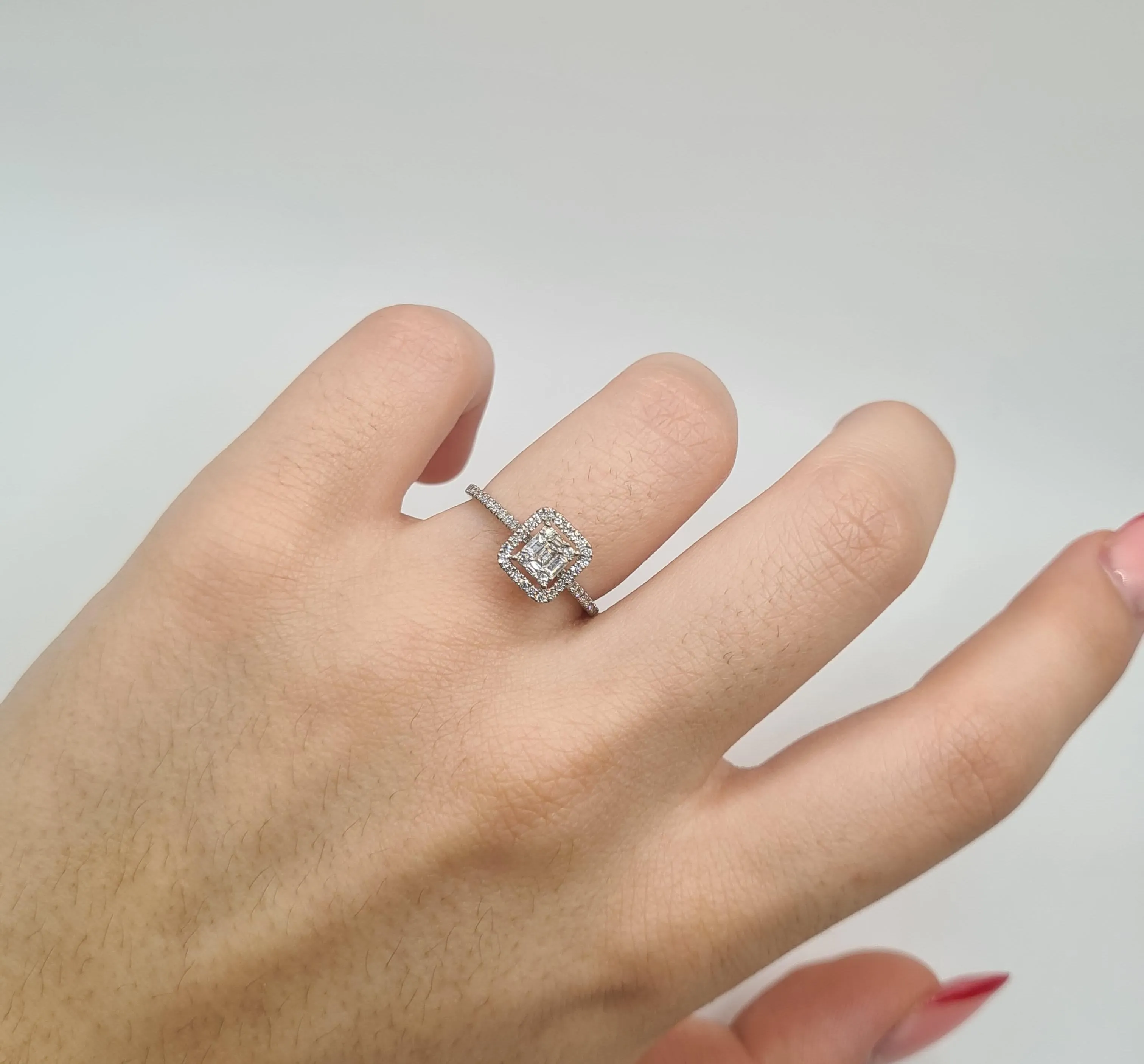 Bague or blanc sertie de diamants baguettes sold by 58 Facettes product image thumbnail 3