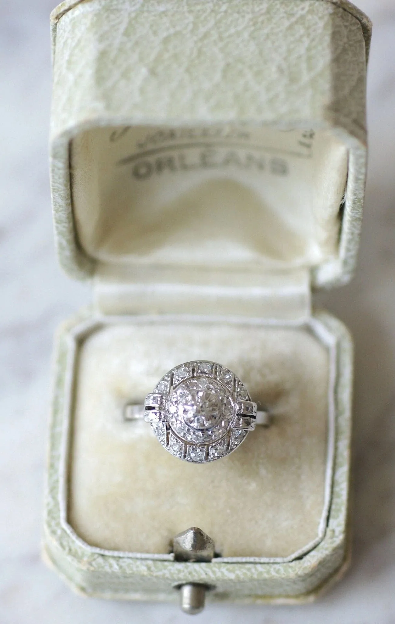 Bague Art Déco ronde platine et diamants sold by 58 Facettes product image thumbnail 4