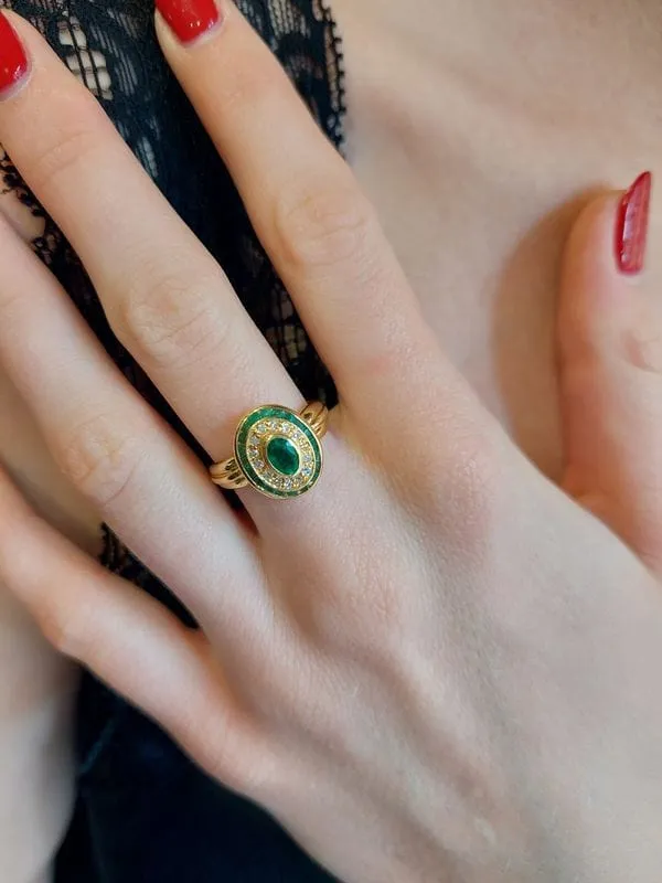 BAGUE MARGUERITE ÉMERAUDES ET DIAMANTS sold by 58 Facettes product image thumbnail 2