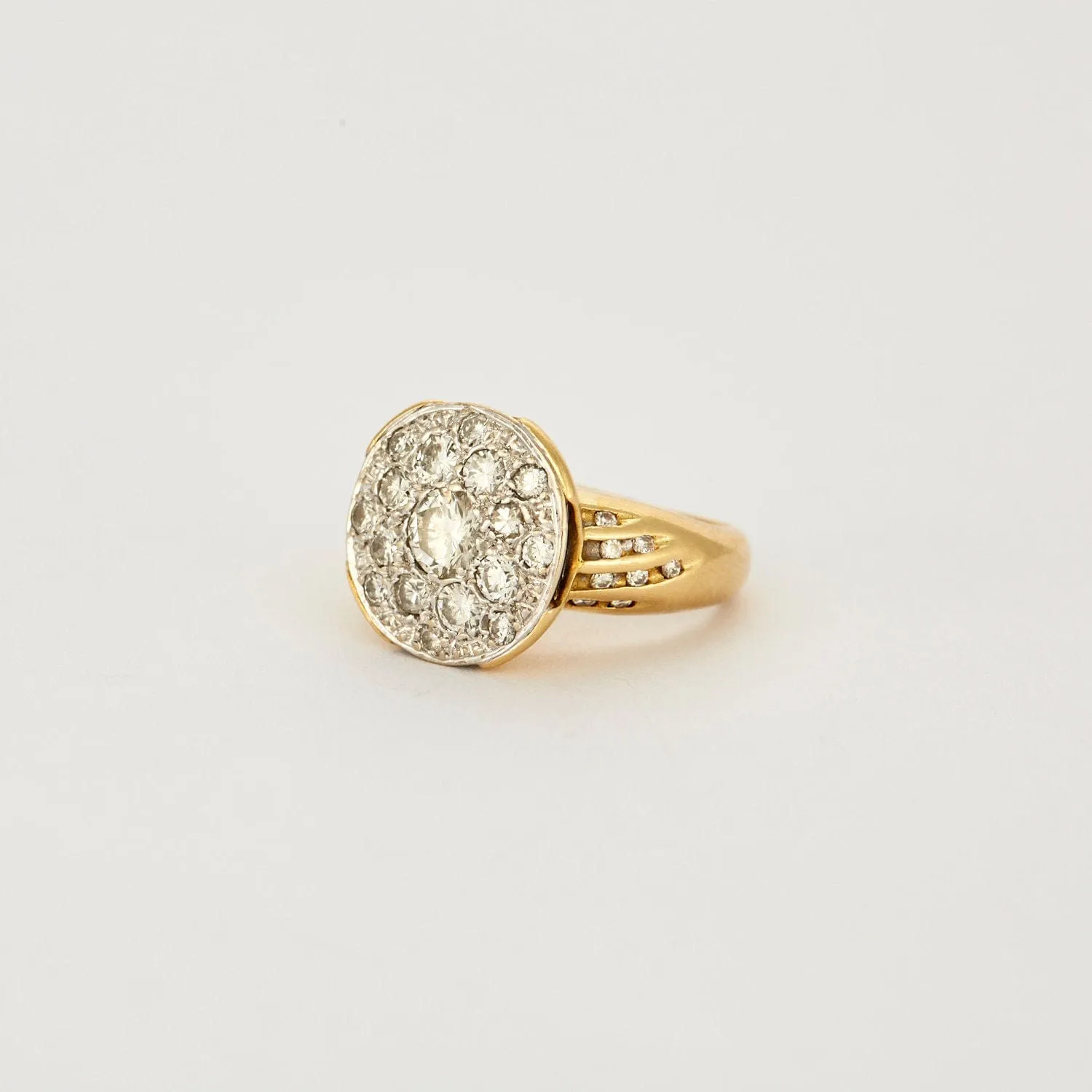 Bague en or jaune et or blanc avec diamants sold by 58 Facettes product image thumbnail 3