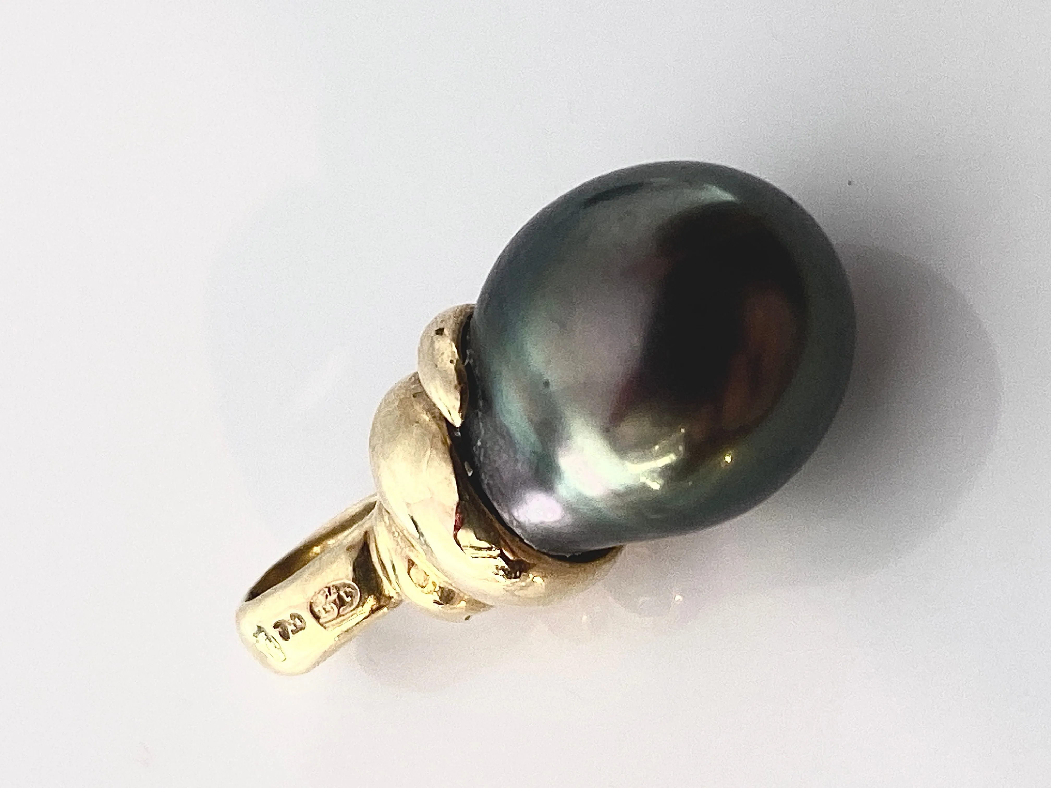 Pendentif en or jaune, perle de tahiti et diamants sold by 58 Facettes product image thumbnail 4