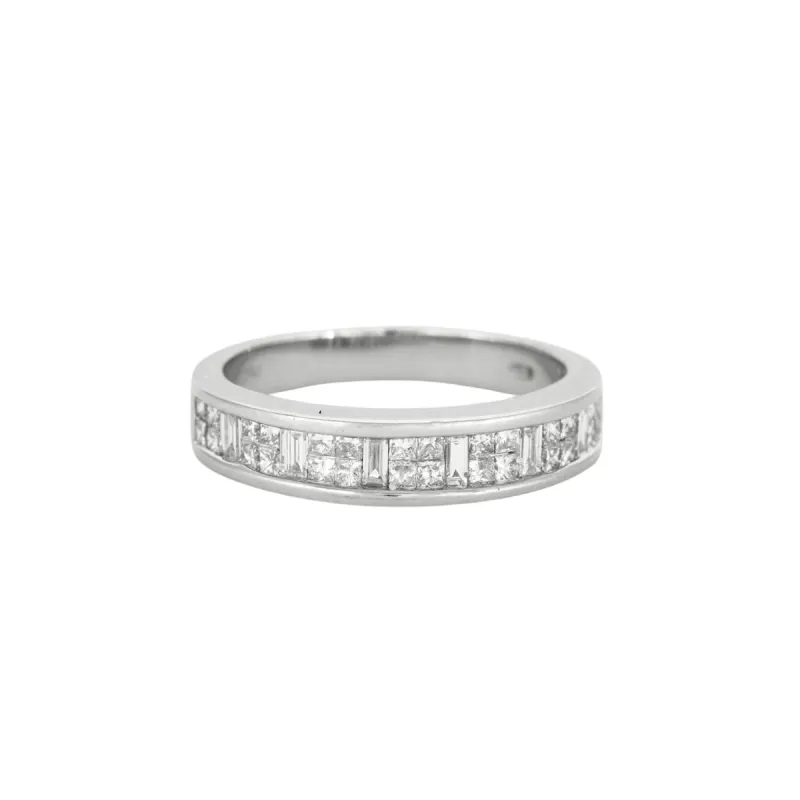 Bague jonc en or gris sertie de diamants sold by 58 Facettes
