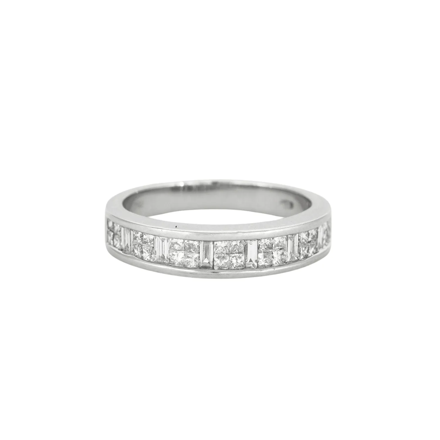 Bague jonc en or gris sertie de diamants sold by 58 Facettes