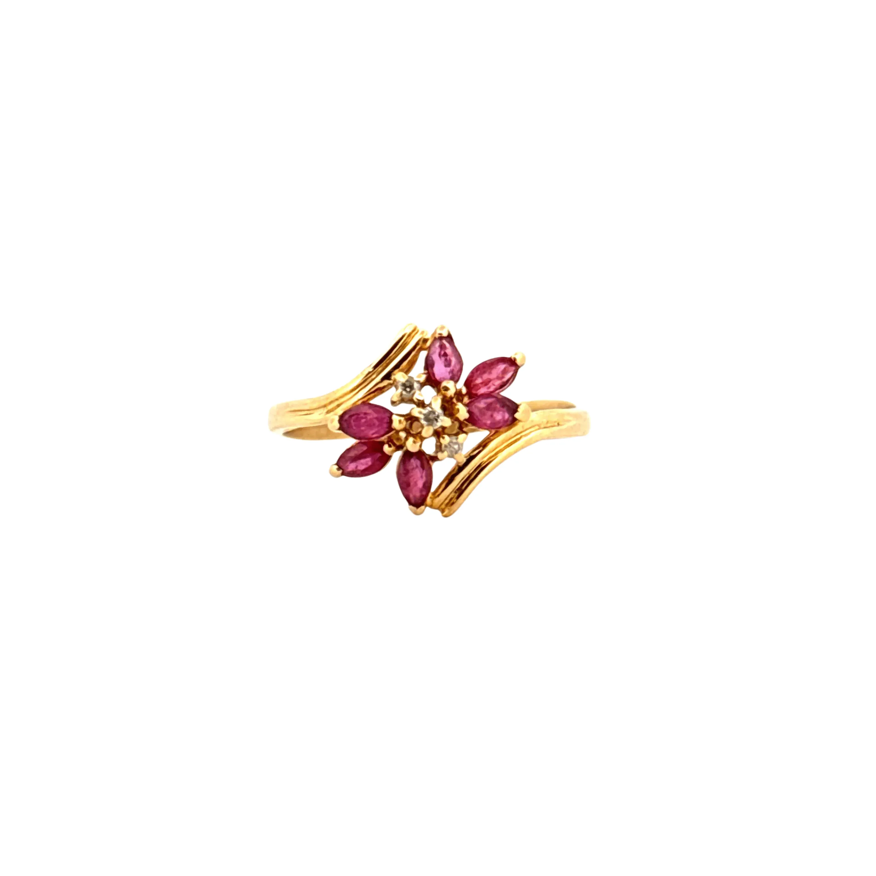 Bague Or Jaune 18k Rubis et Diamants sold by 58 Facettes