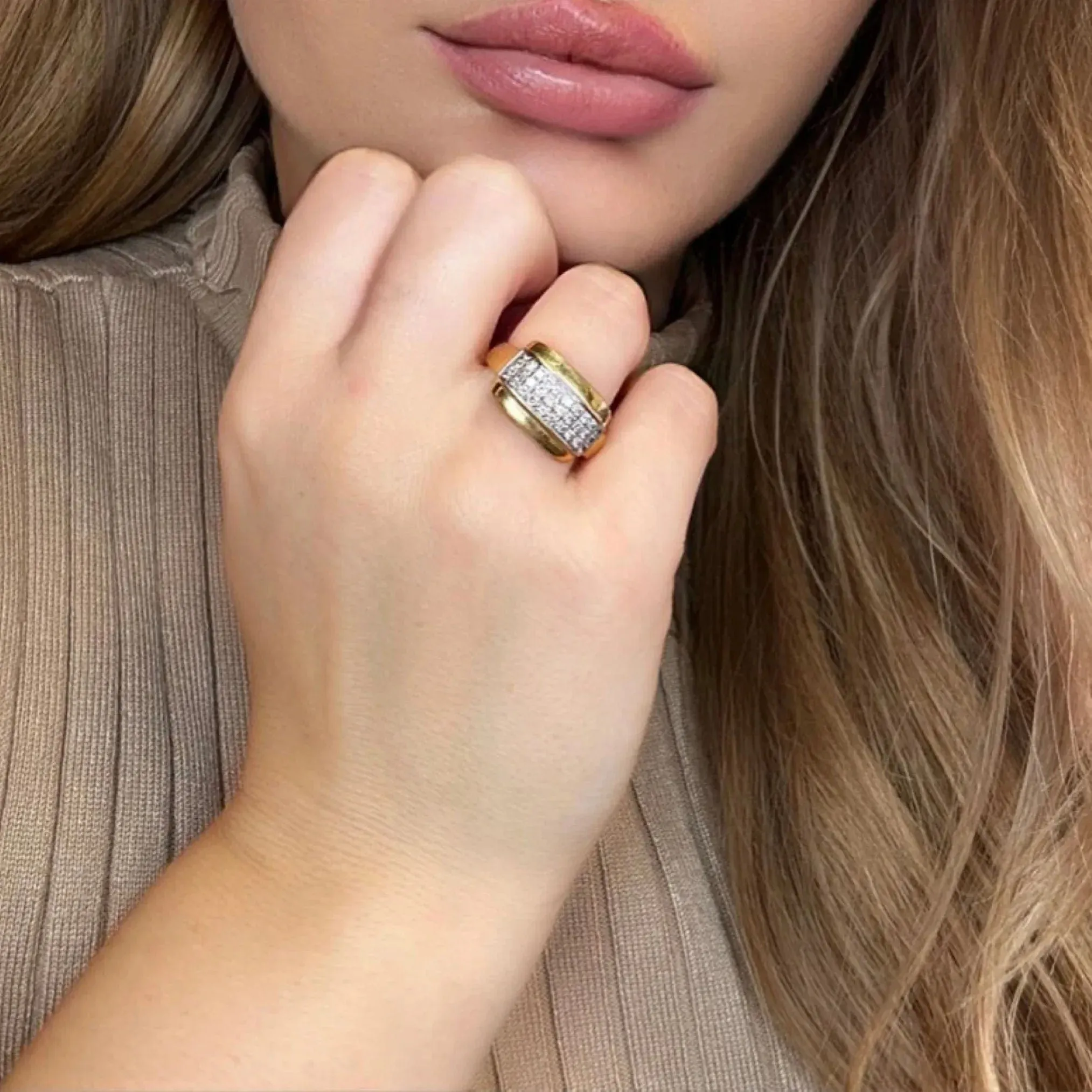 Bague Pavée or jaune et diamants sold by 58 Facettes product image thumbnail 2