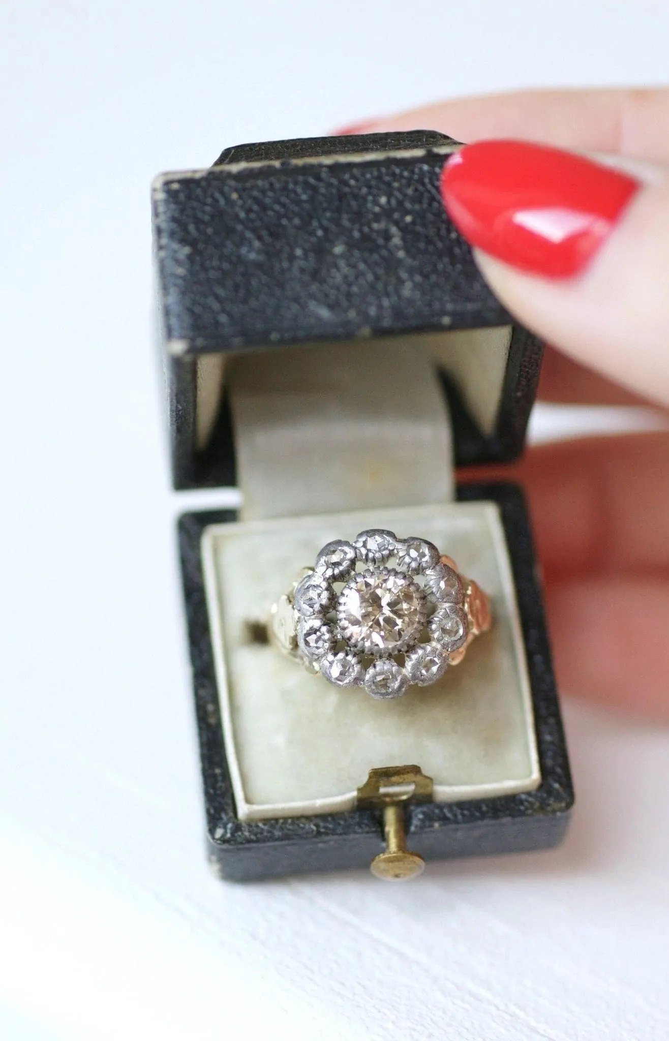 Bague marguerite or, argent, diamants sold by 58 Facettes product image thumbnail 4