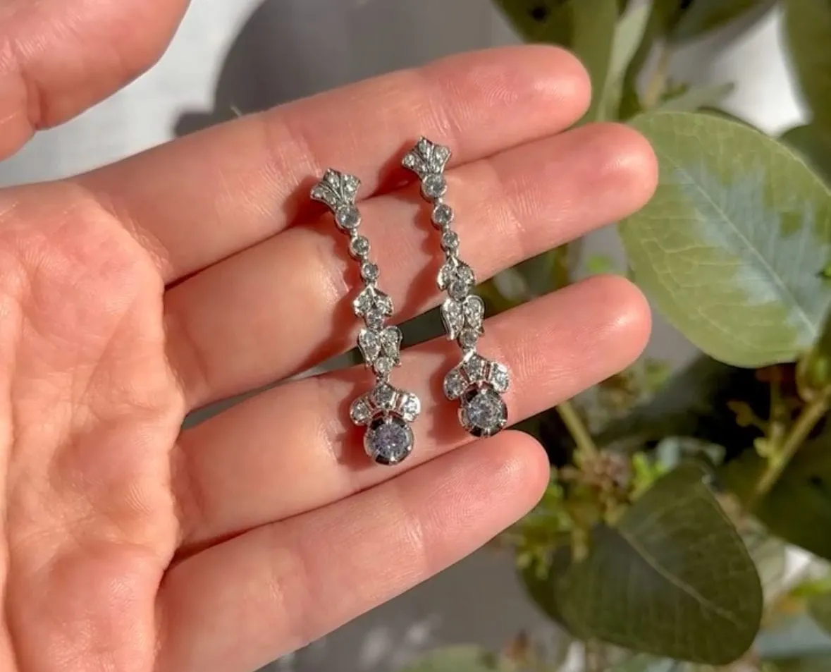 Boucles d'oreilles de style Art Déco en platine et diamants. sold by 58 Facettes product image thumbnail 2