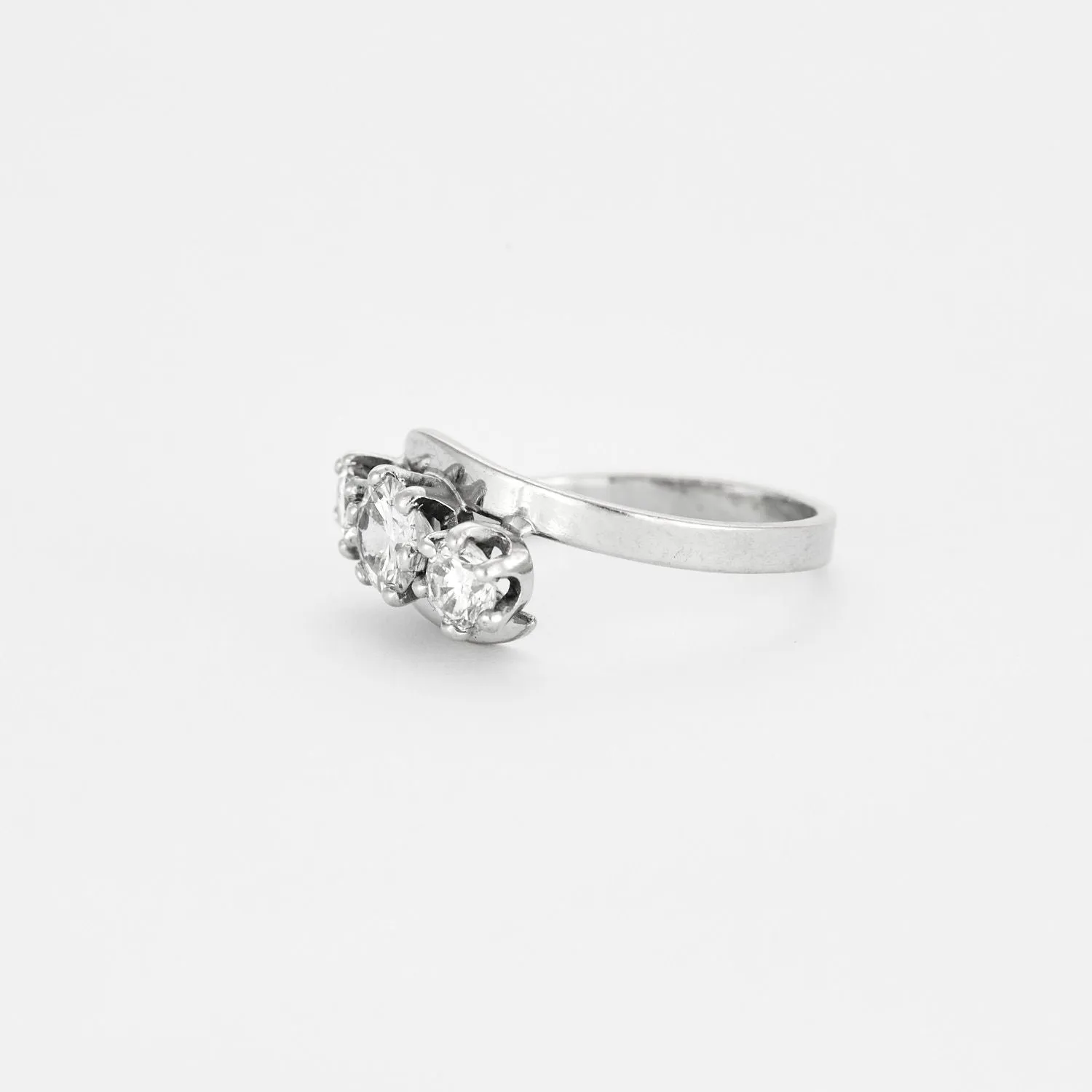 Bague or gris trois diamants sold by 58 Facettes product image thumbnail 4