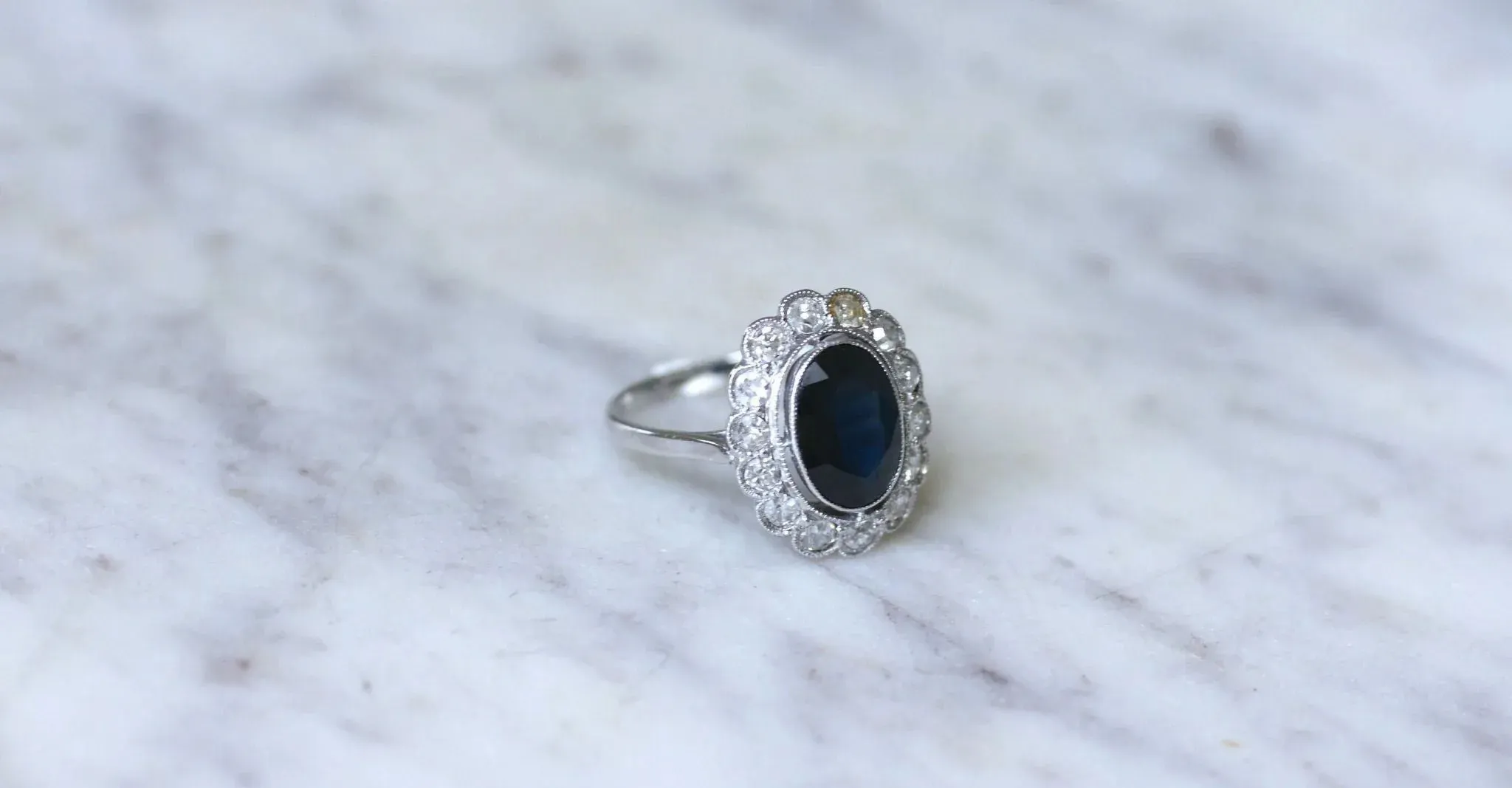 Bague Marguerite Art Deco saphir diamants sold by 58 Facettes product image thumbnail 5