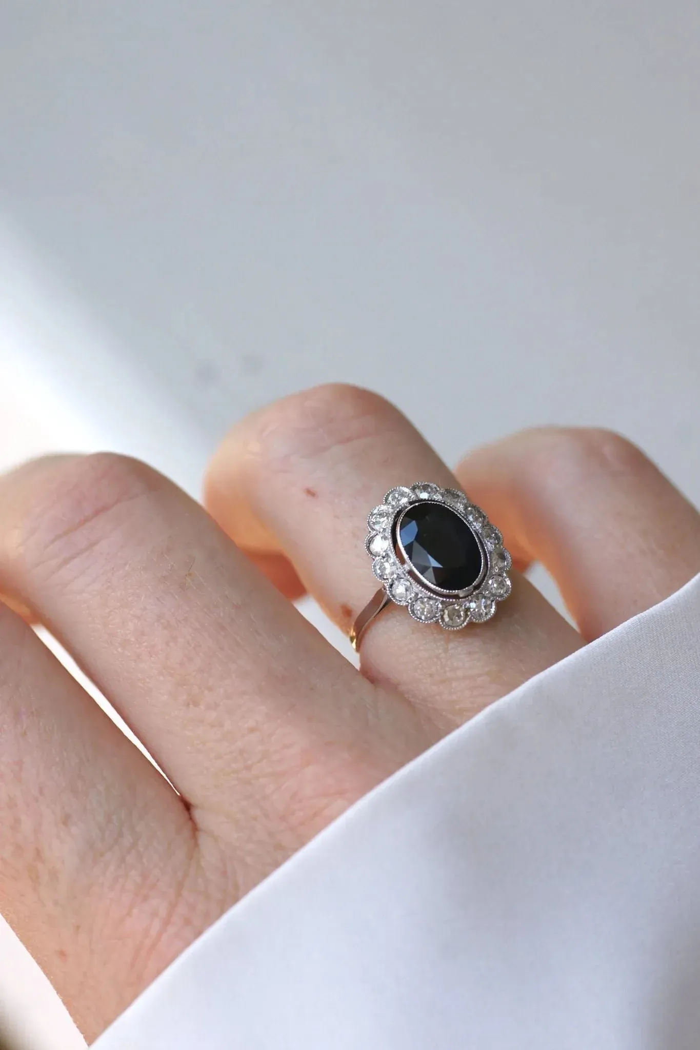 Bague Marguerite Art Deco saphir diamants sold by 58 Facettes product image thumbnail 4