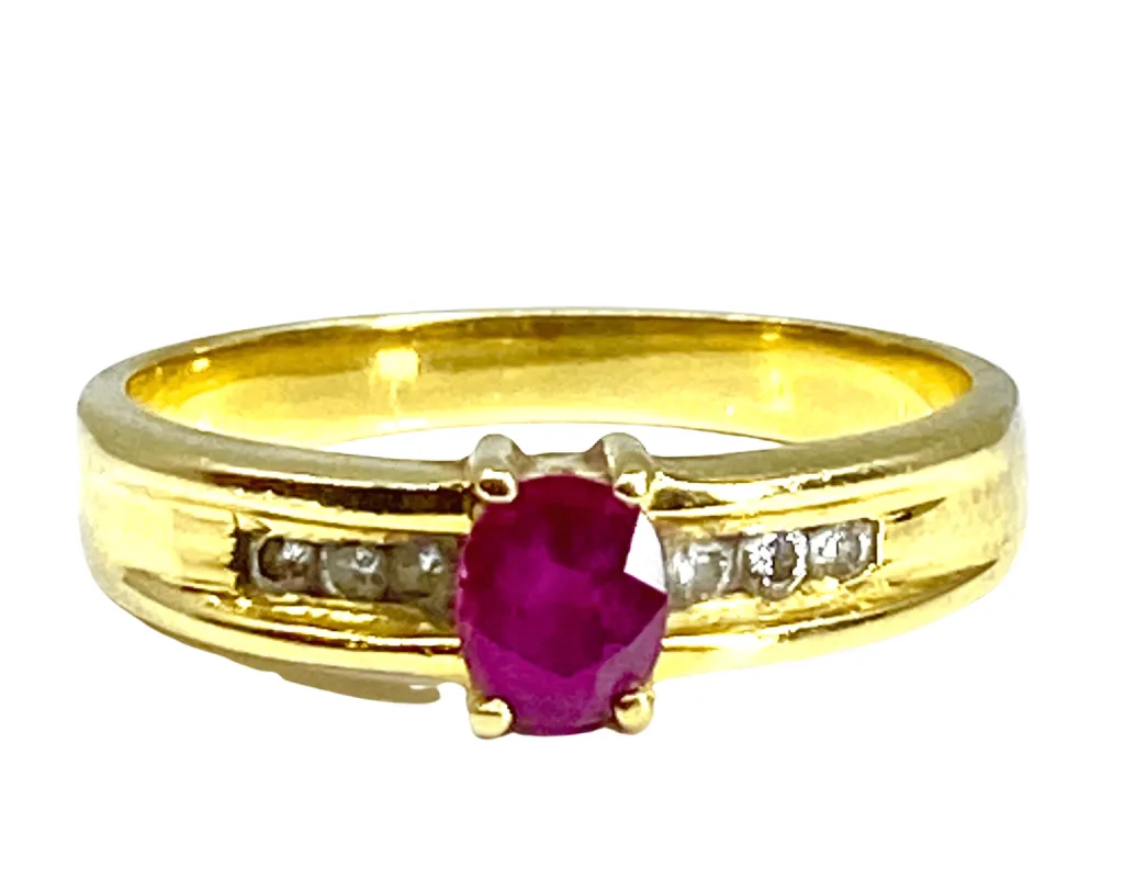 Bague en or jaune 18 carats en rubis et diamants sold by 58 Facettes