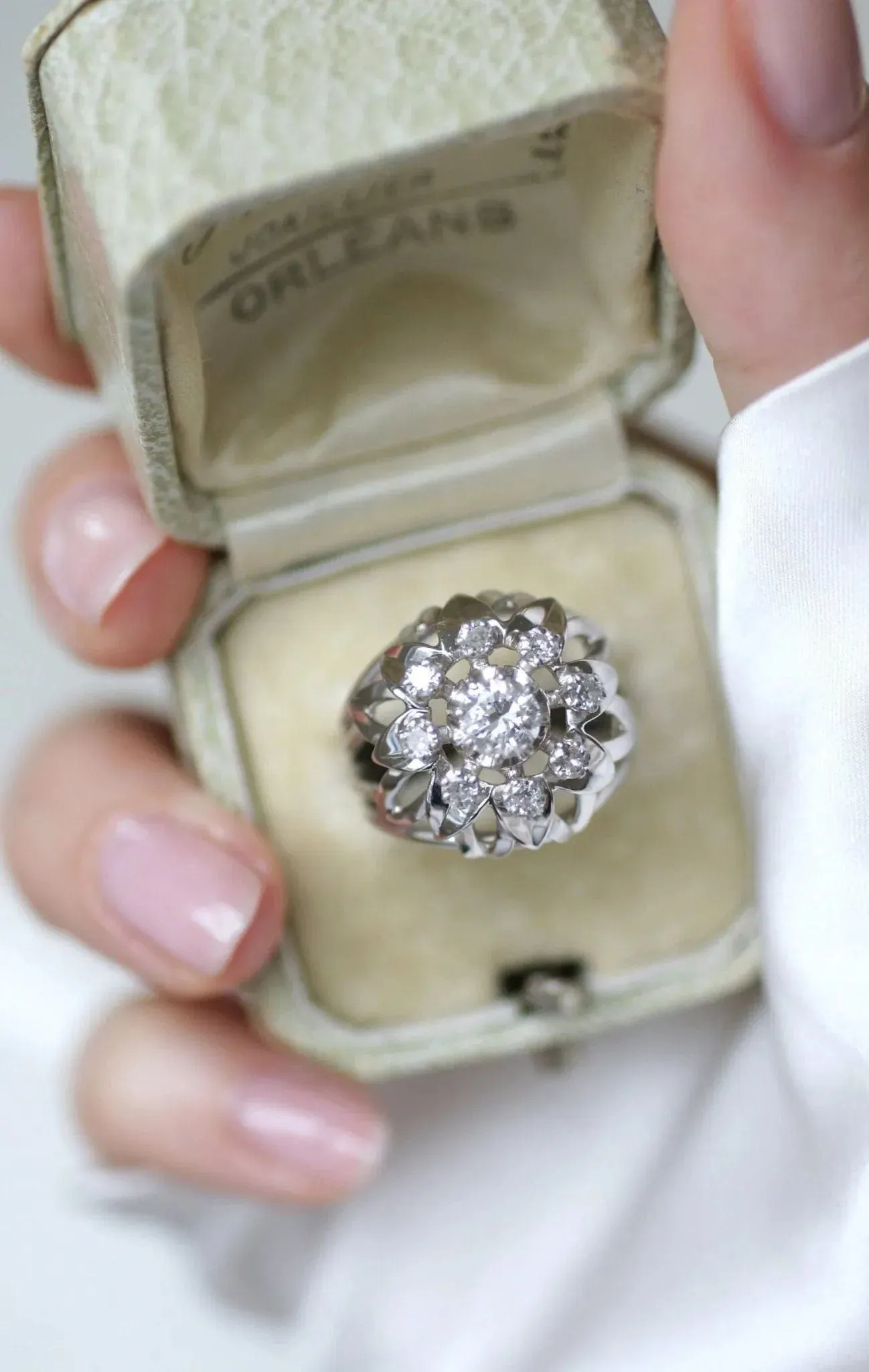 Bague Cocktail Diamants Or Blanc et Platine sold by 58 Facettes product image thumbnail 4