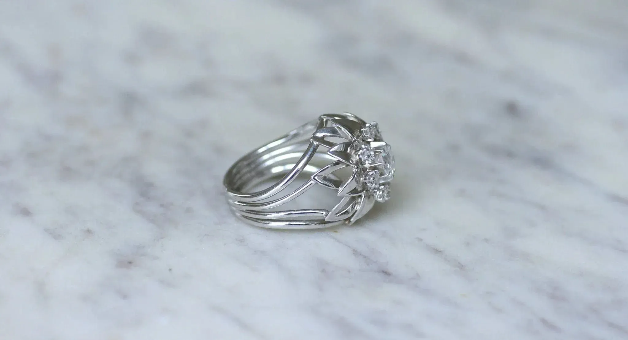 Bague Cocktail Diamants Or Blanc et Platine sold by 58 Facettes product image thumbnail 5