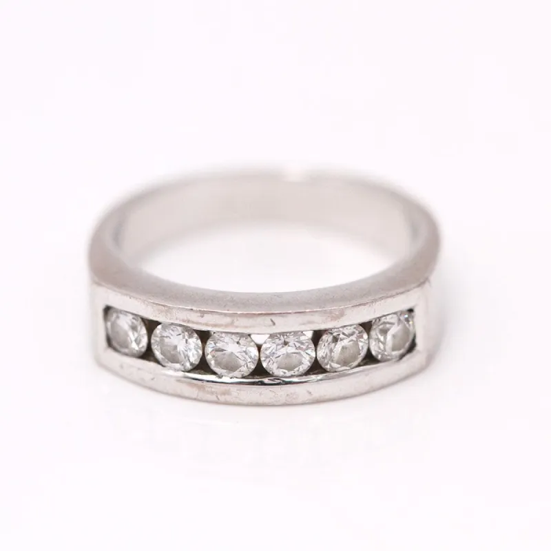 Demi-alliance en or avec diamants sold by 58 Facettes