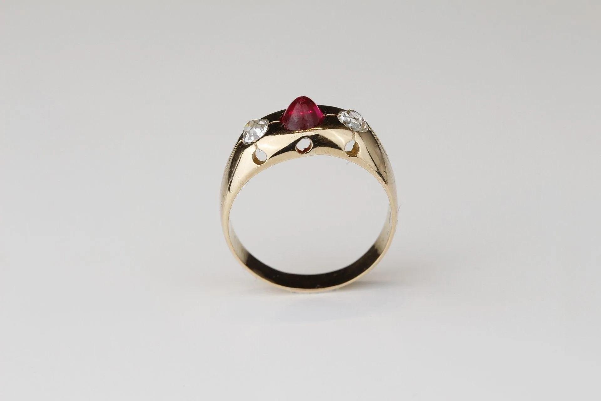Bague "Trilogie" Or jaune Rubis Diamants sold by 58 Facettes product image thumbnail 5