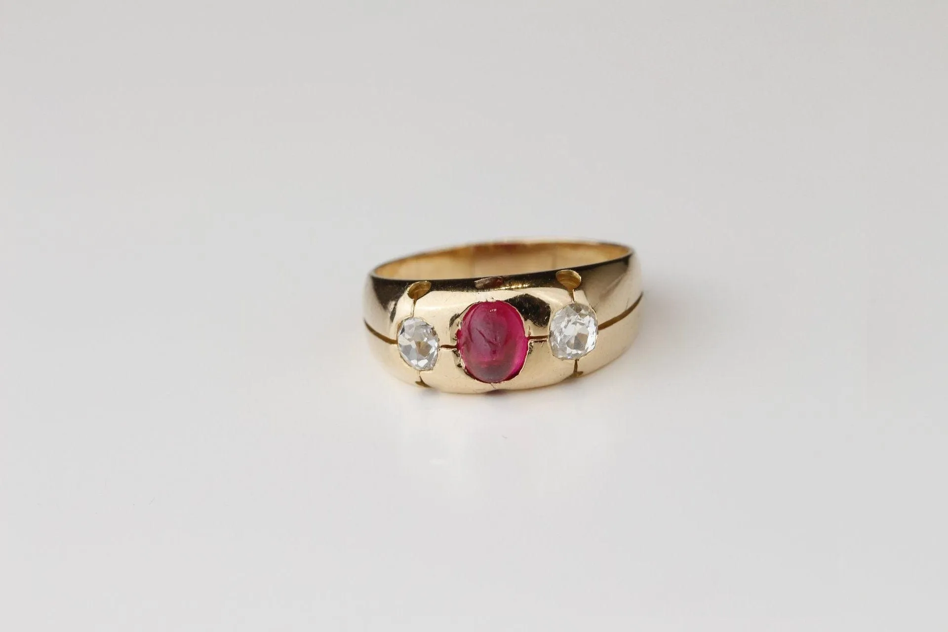 Bague "Trilogie" Or jaune Rubis Diamants sold by 58 Facettes product image thumbnail 3