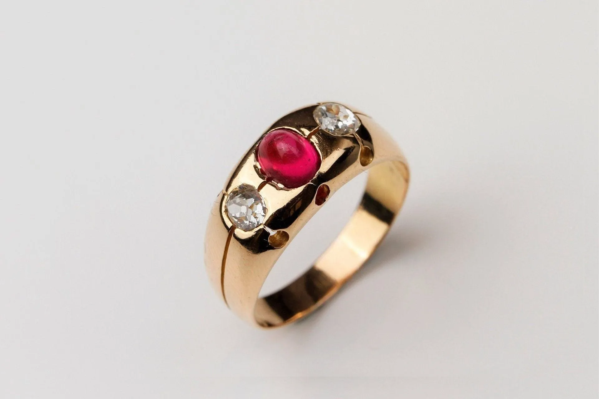 Bague "Trilogie" Or jaune Rubis Diamants sold by 58 Facettes product image thumbnail 4