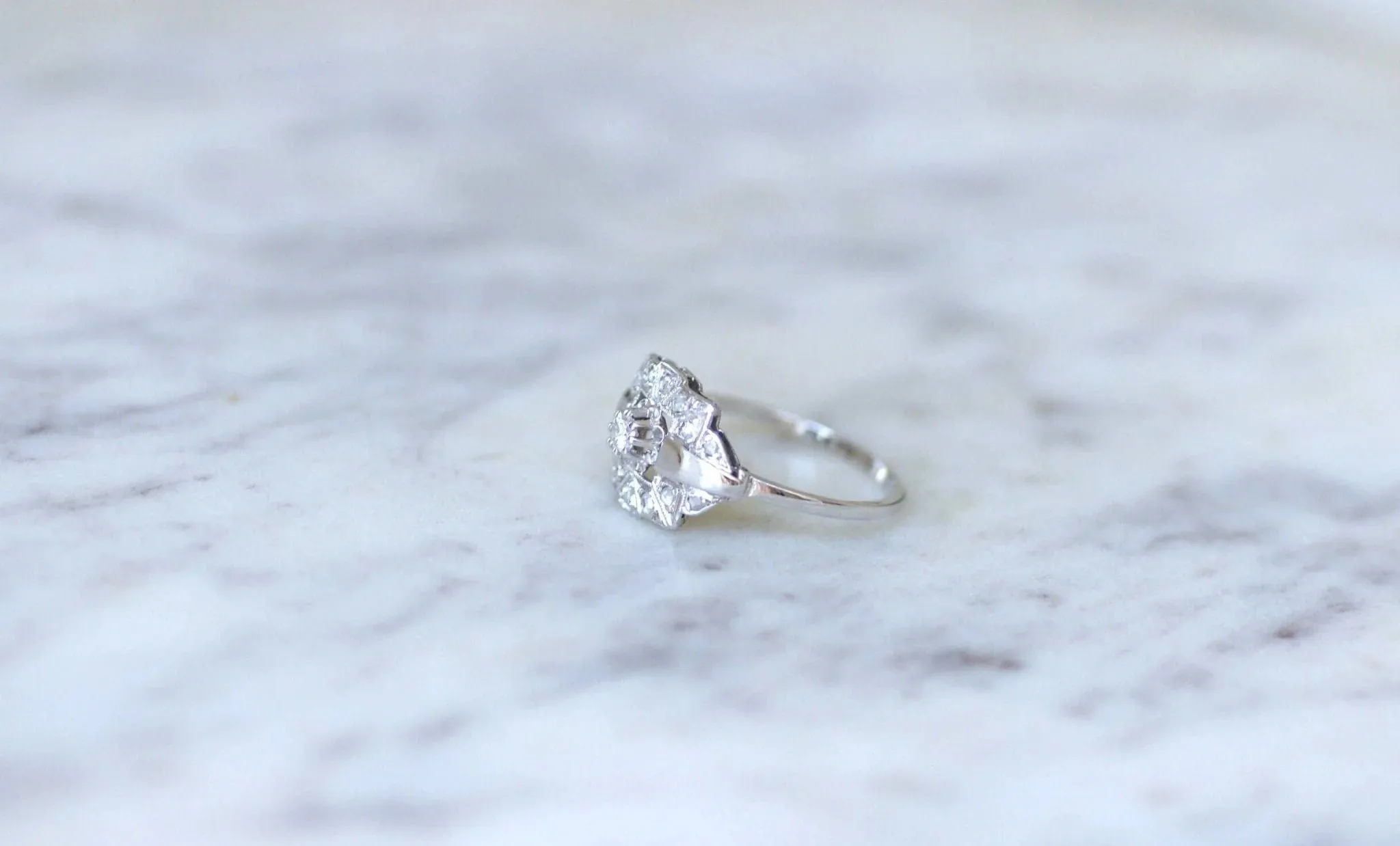 Bague Art Deco en Or blanc & diamants sold by 58 Facettes product image thumbnail 4