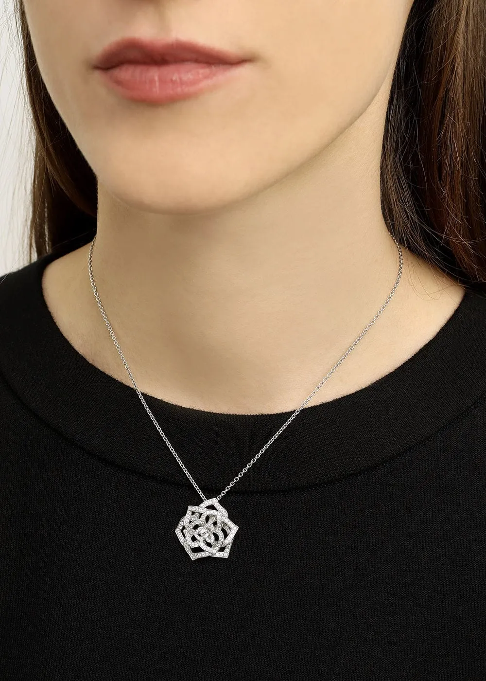 PIAGET - Pendentif ROSE or blanc diamants sold by 58 Facettes product image thumbnail 2