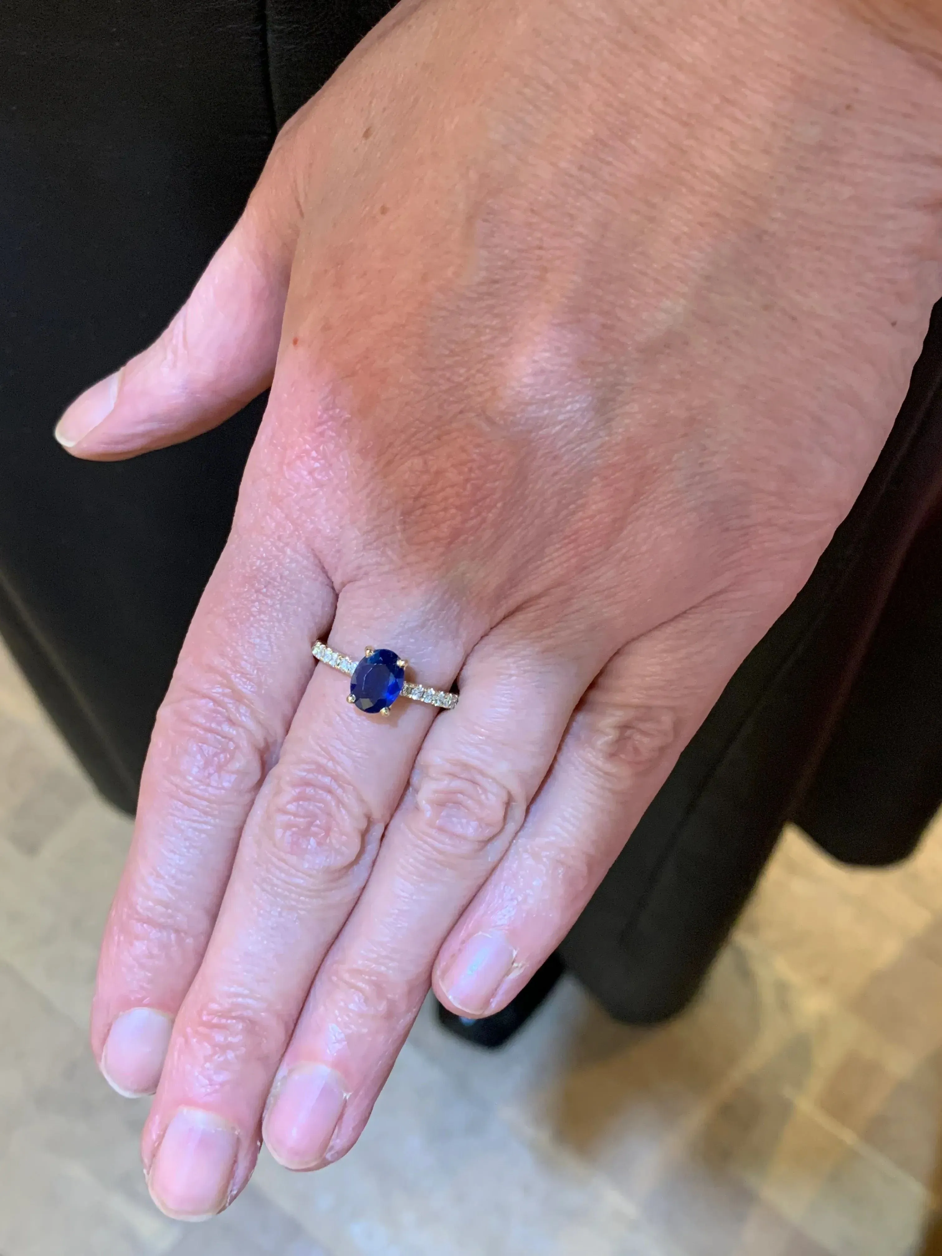 Bague Saphir 1.62 Cts Diamants Or Jaune sold by 58 Facettes product image thumbnail 4